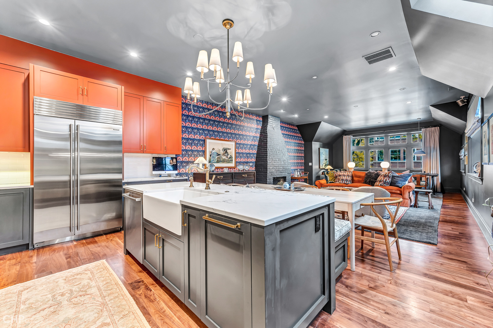 741 W Buena Avenue