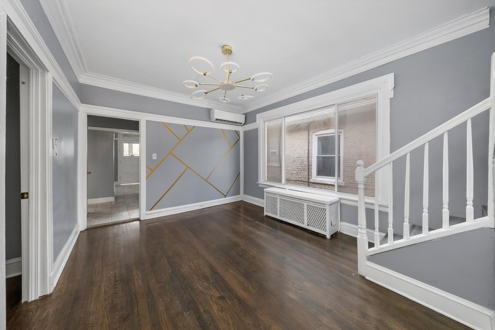 7643 S Paxton Avenue