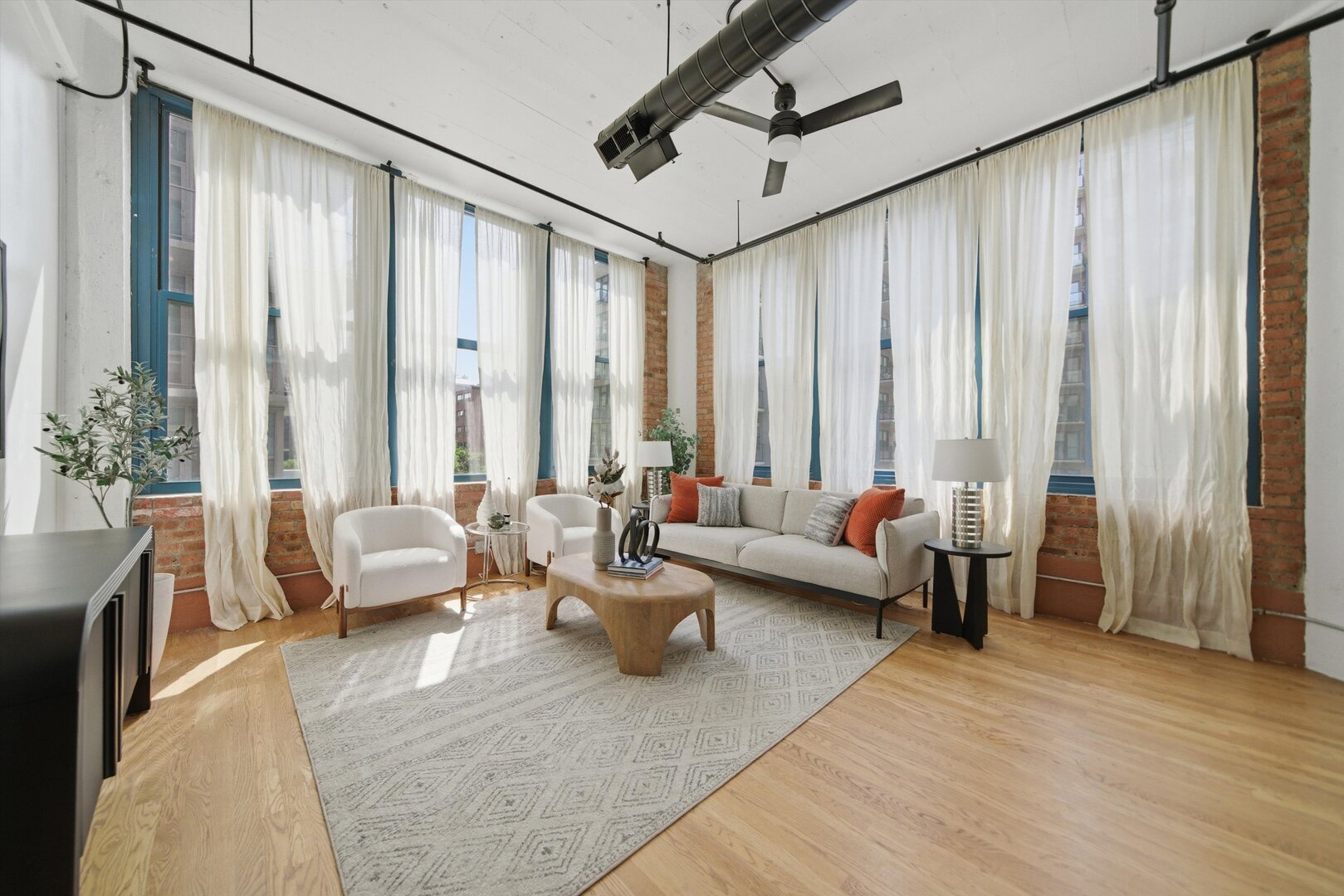 124 W Polk Street Unit: 406