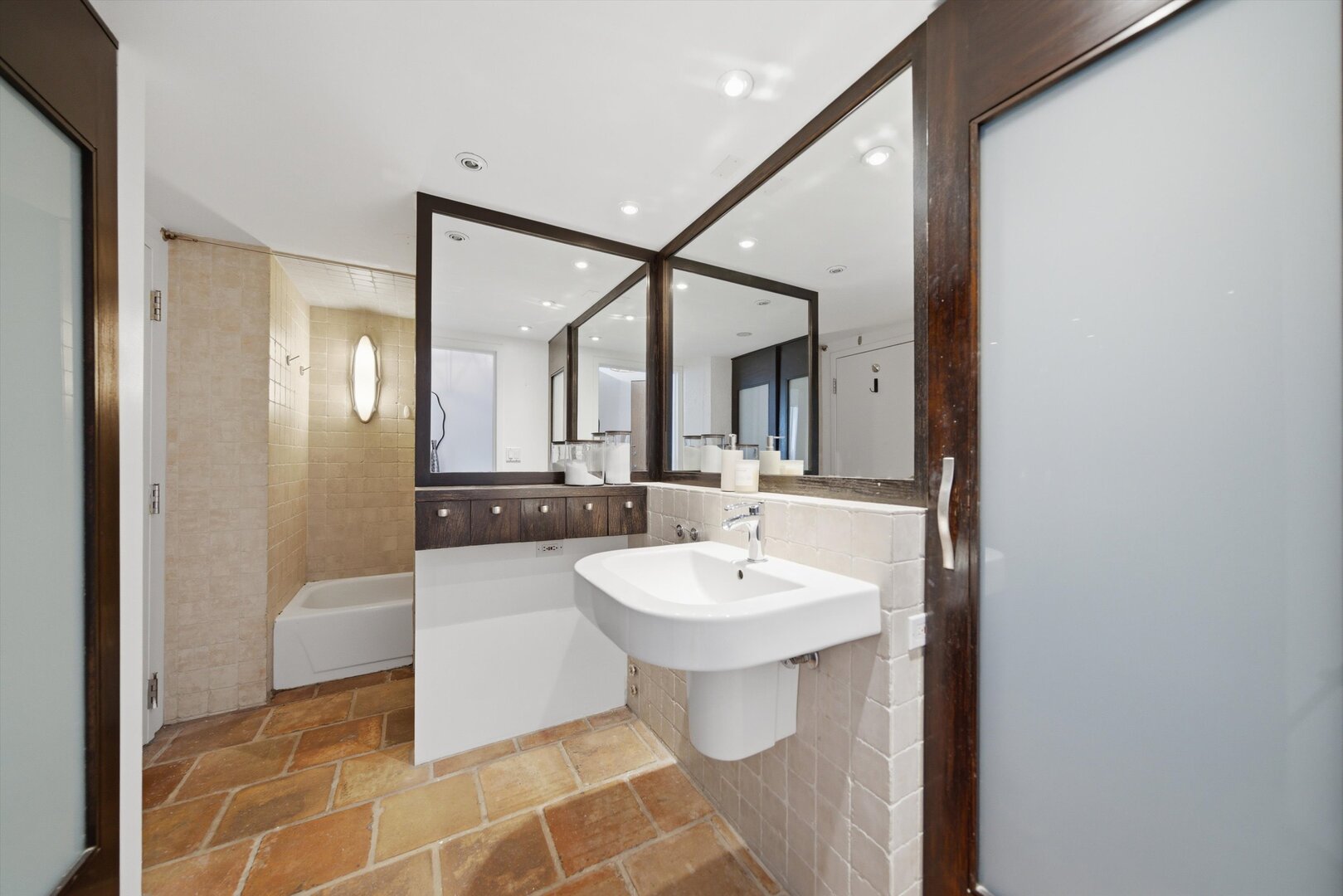 124 W Polk Street Unit: 406