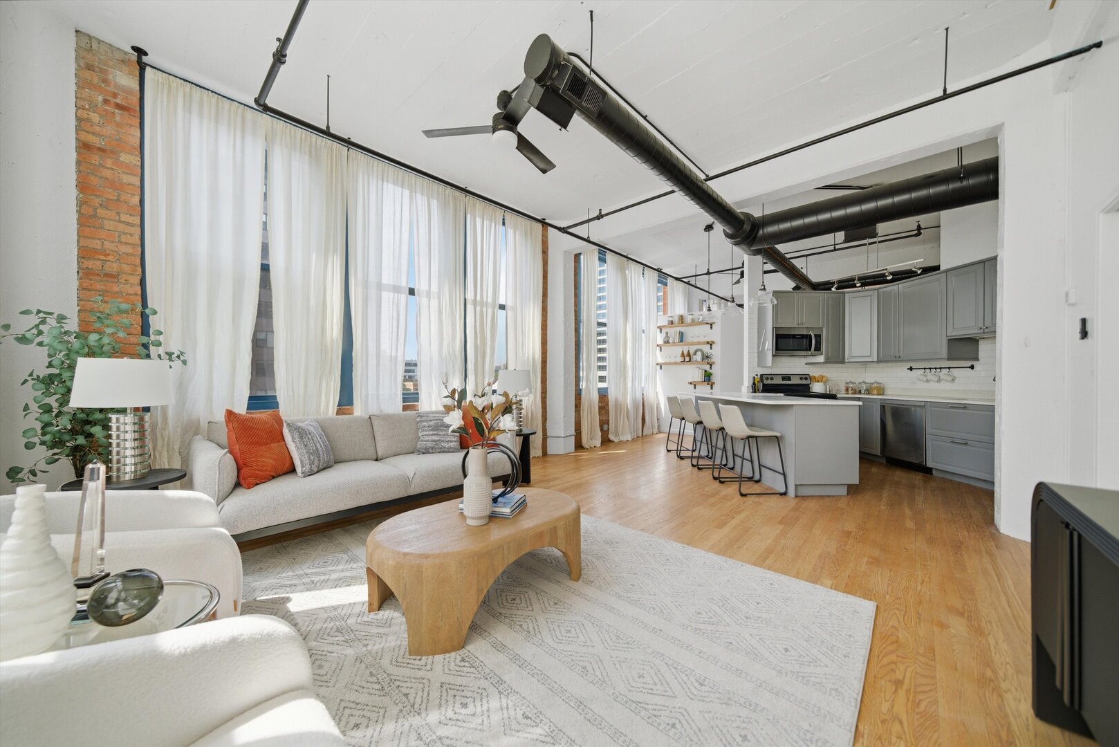 124 W Polk Street Unit: 406