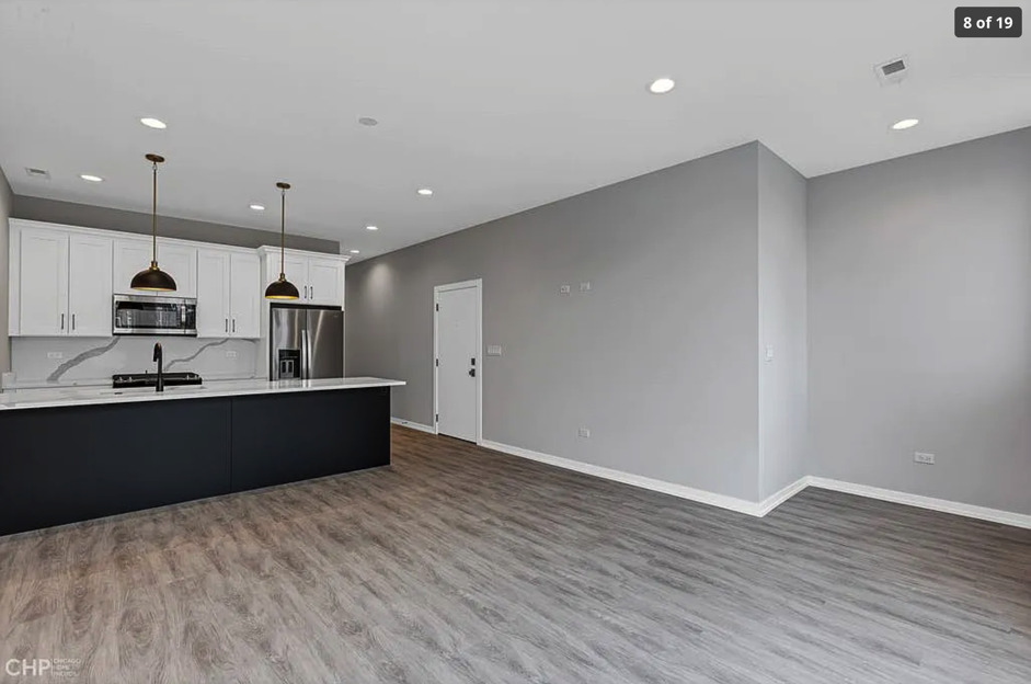 4917 S Champlain Avenue Unit: 1