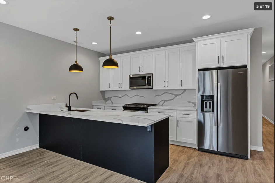 4917 S Champlain Avenue Unit: 1