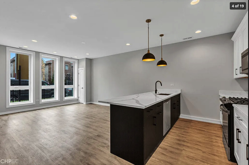 4917 S Champlain Avenue Unit: 1
