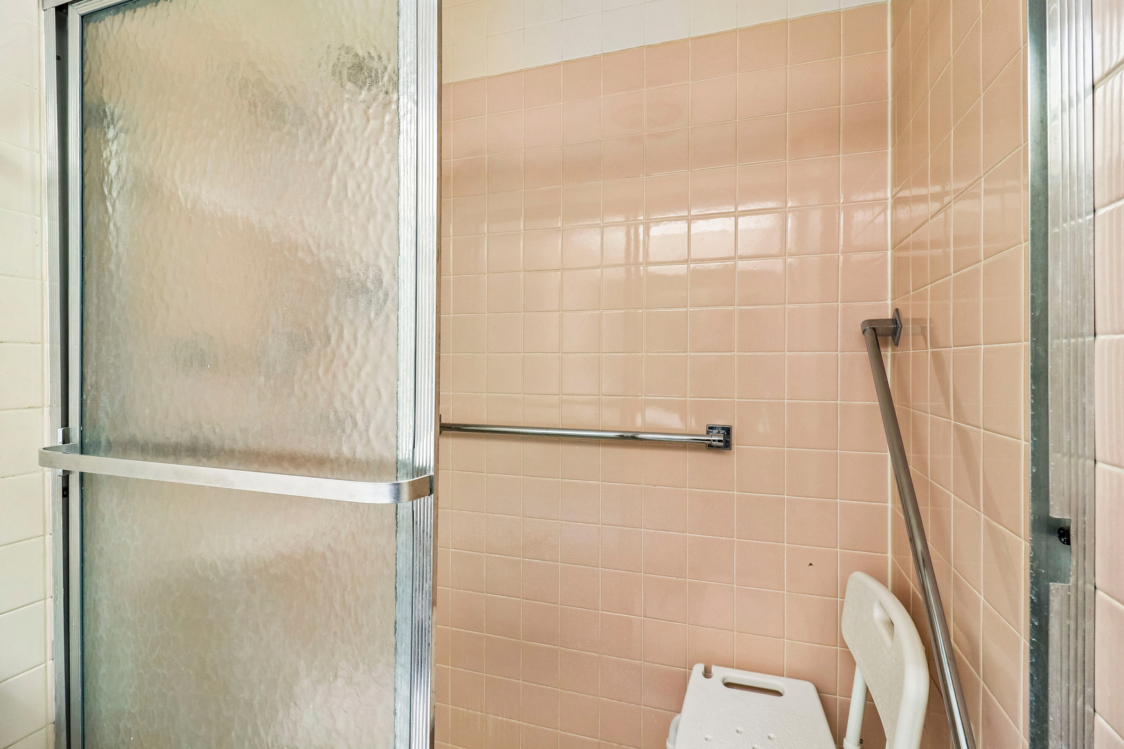 7033 N Kedzie Avenue Unit: 1704