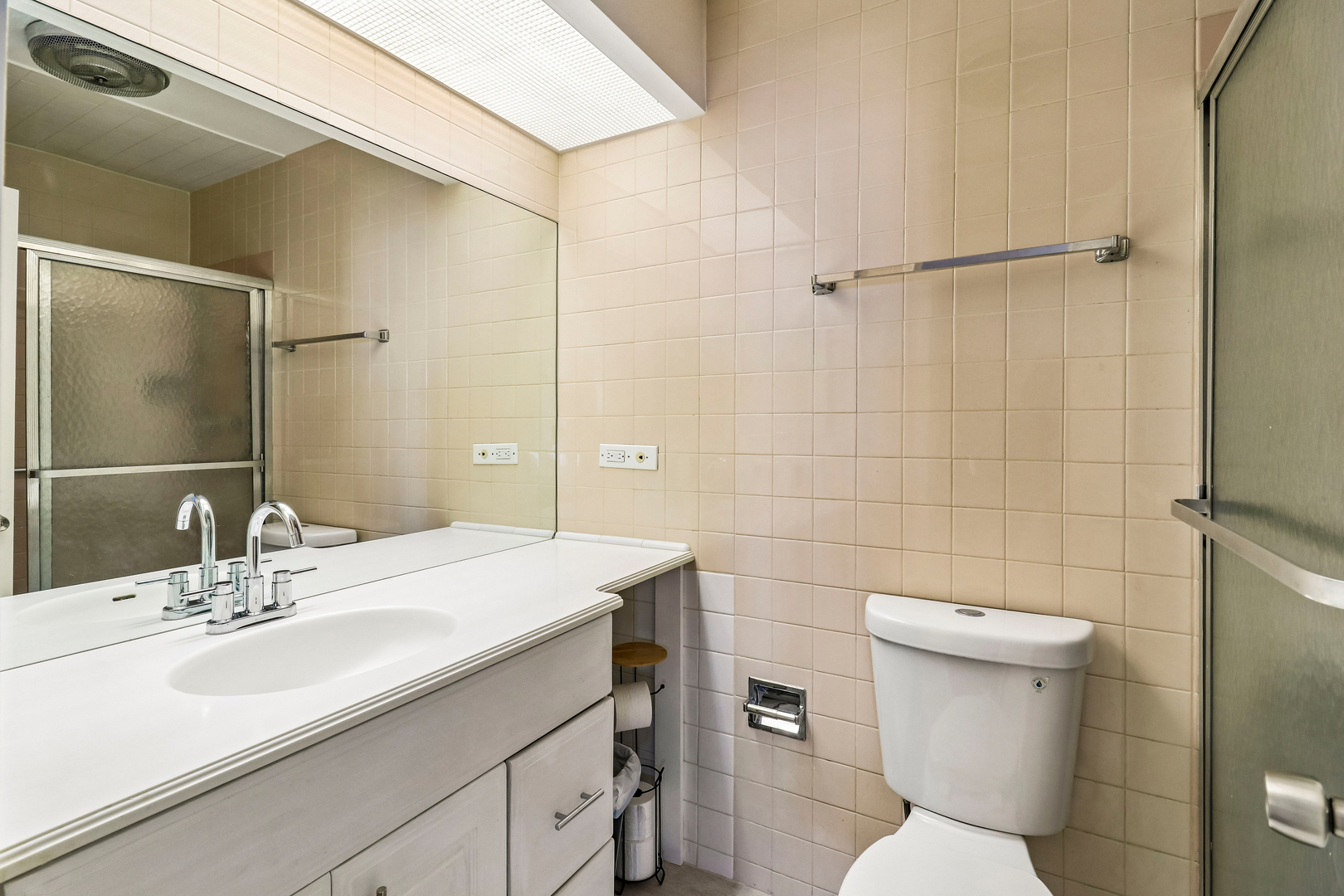 7033 N Kedzie Avenue Unit: 1704