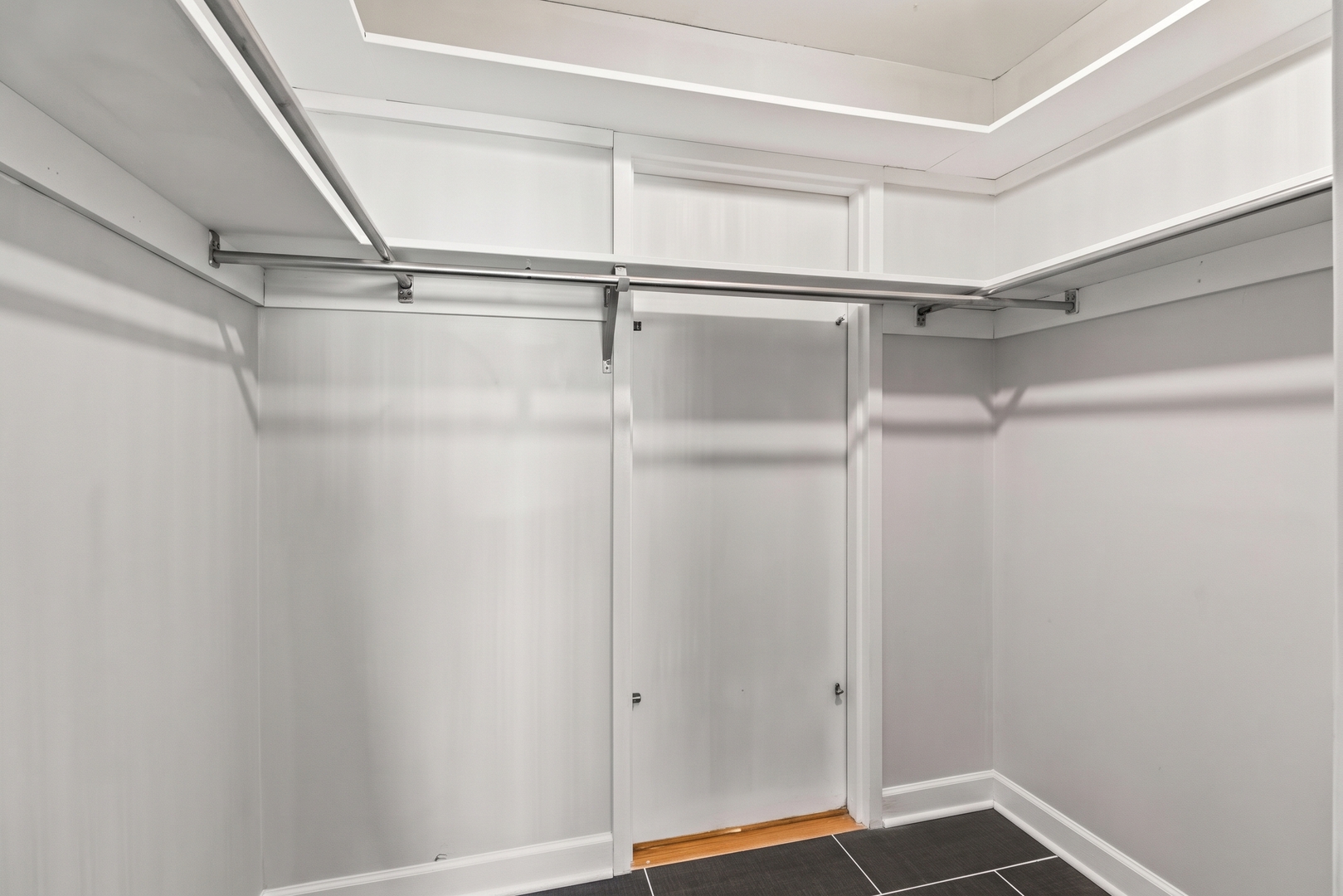 7033 N Kedzie Avenue Unit: 1704