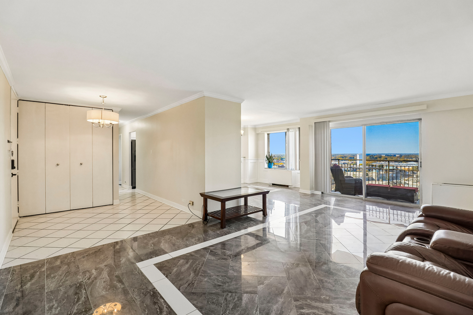 7033 N Kedzie Avenue Unit: 1704