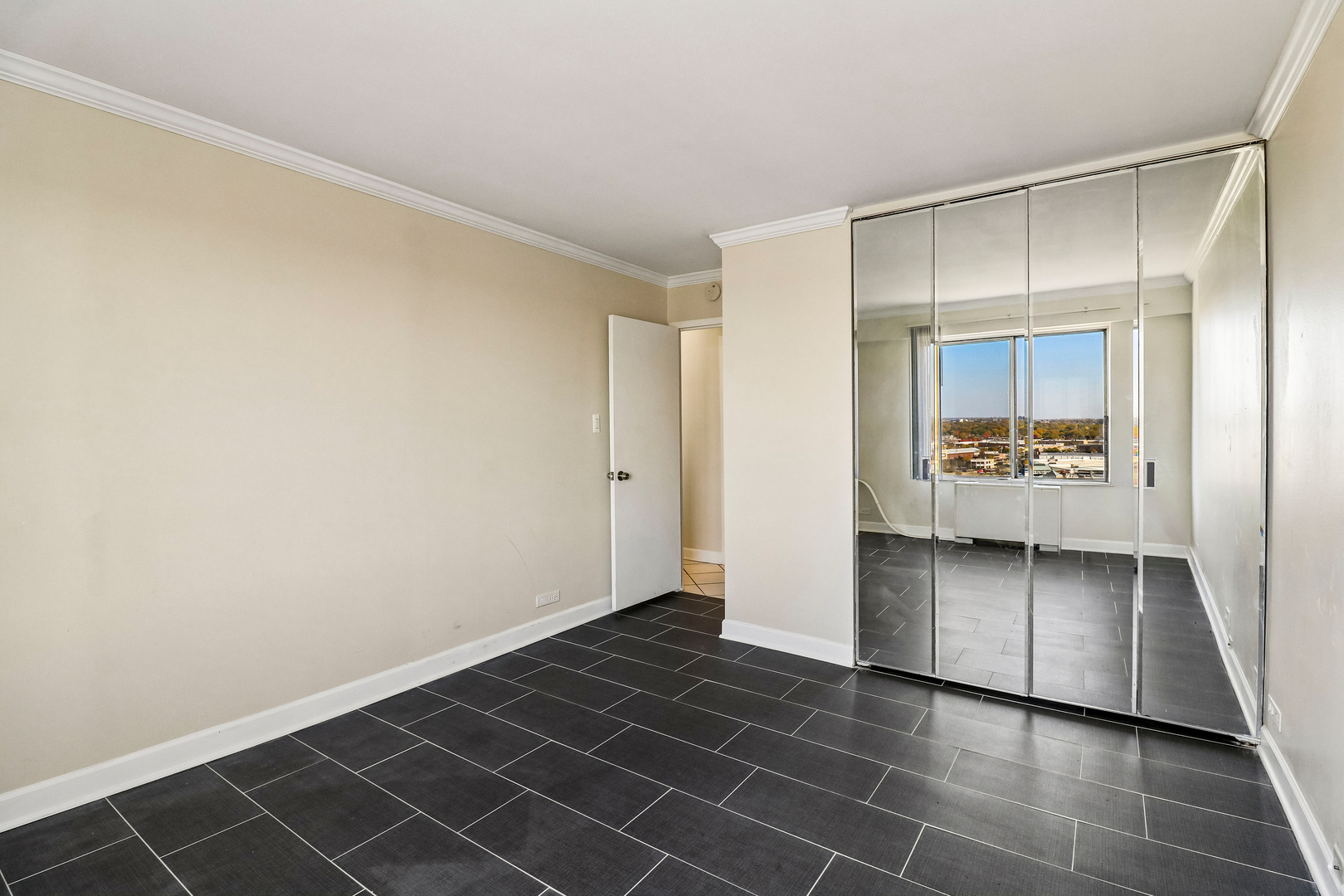 7033 N Kedzie Avenue Unit: 1704