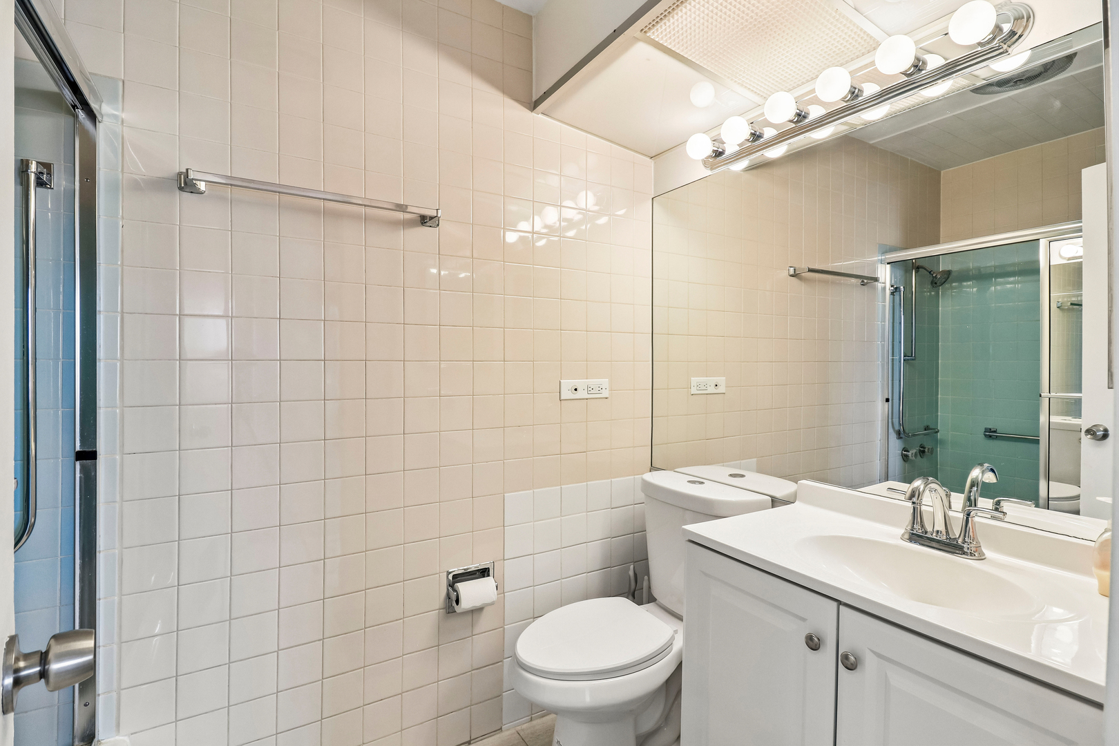 7033 N Kedzie Avenue Unit: 1704