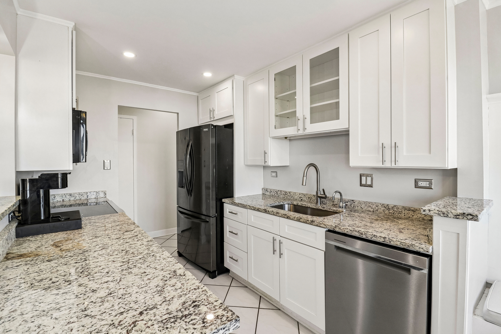 7033 N Kedzie Avenue Unit: 1704