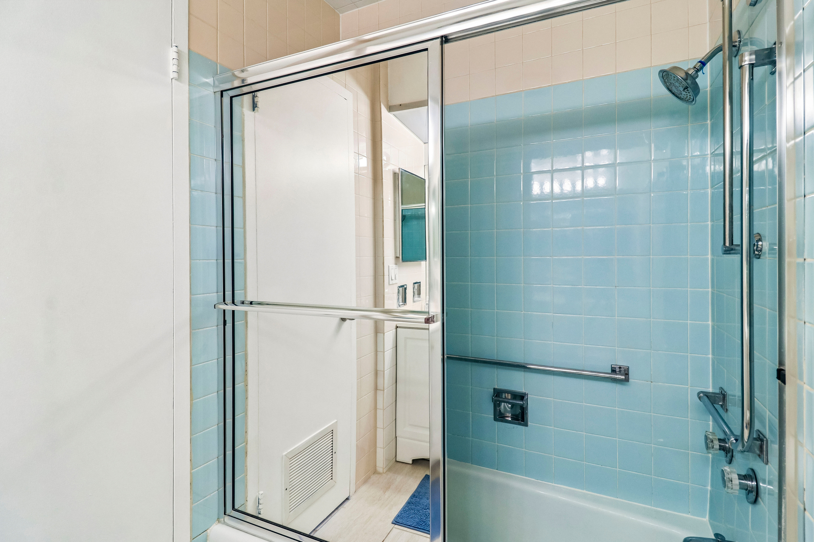 7033 N Kedzie Avenue Unit: 1704