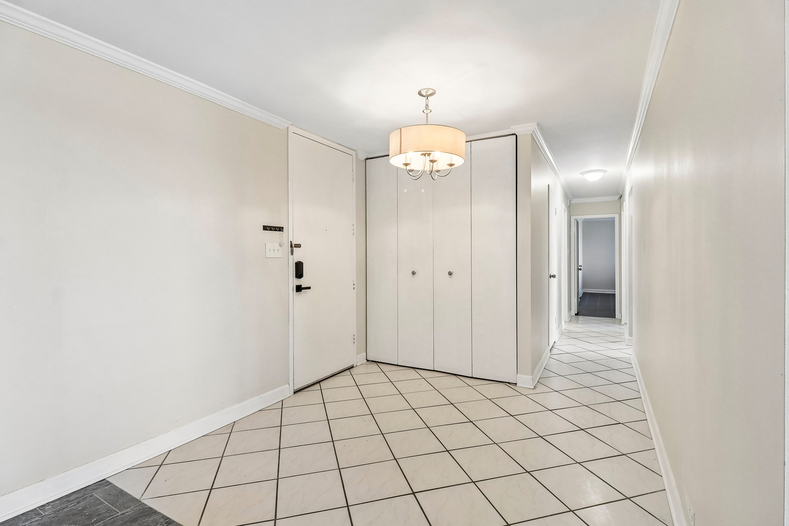 7033 N Kedzie Avenue Unit: 1704