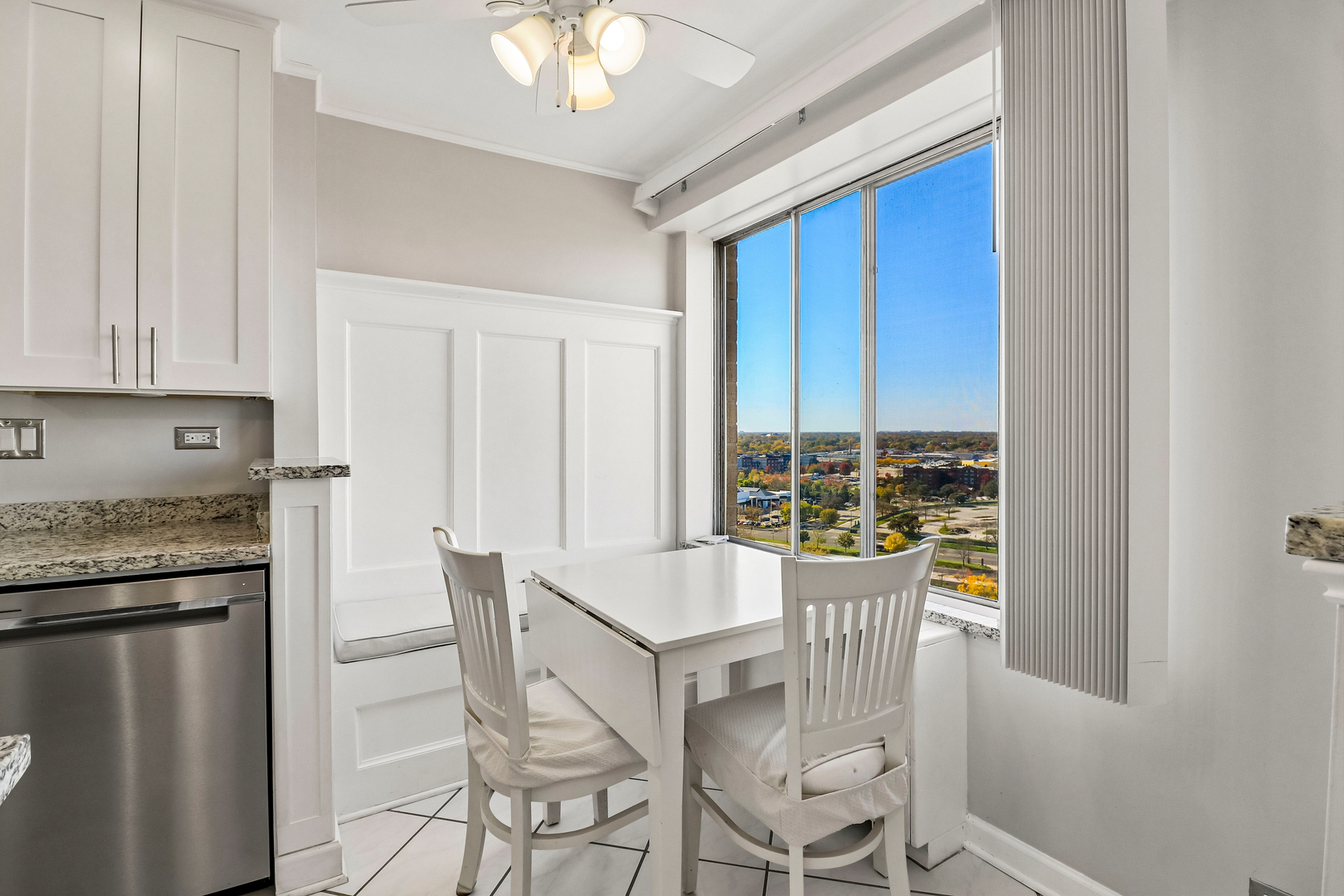 7033 N Kedzie Avenue Unit: 1704