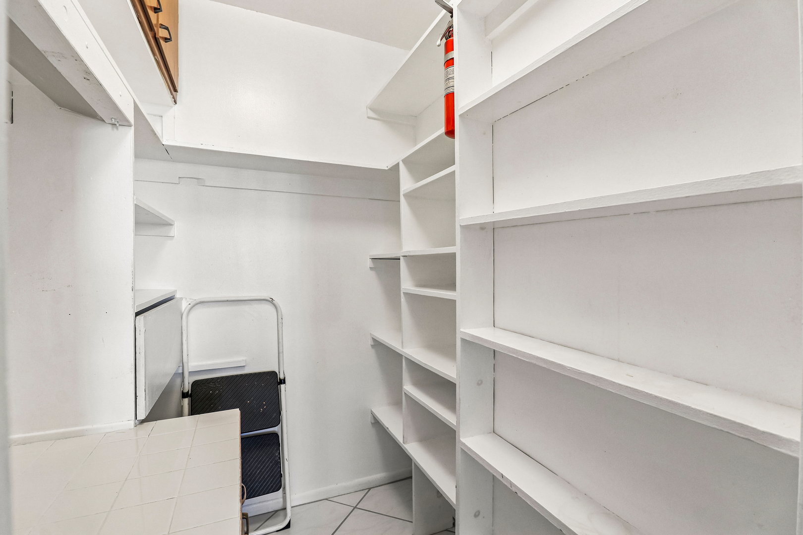 7033 N Kedzie Avenue Unit: 1704