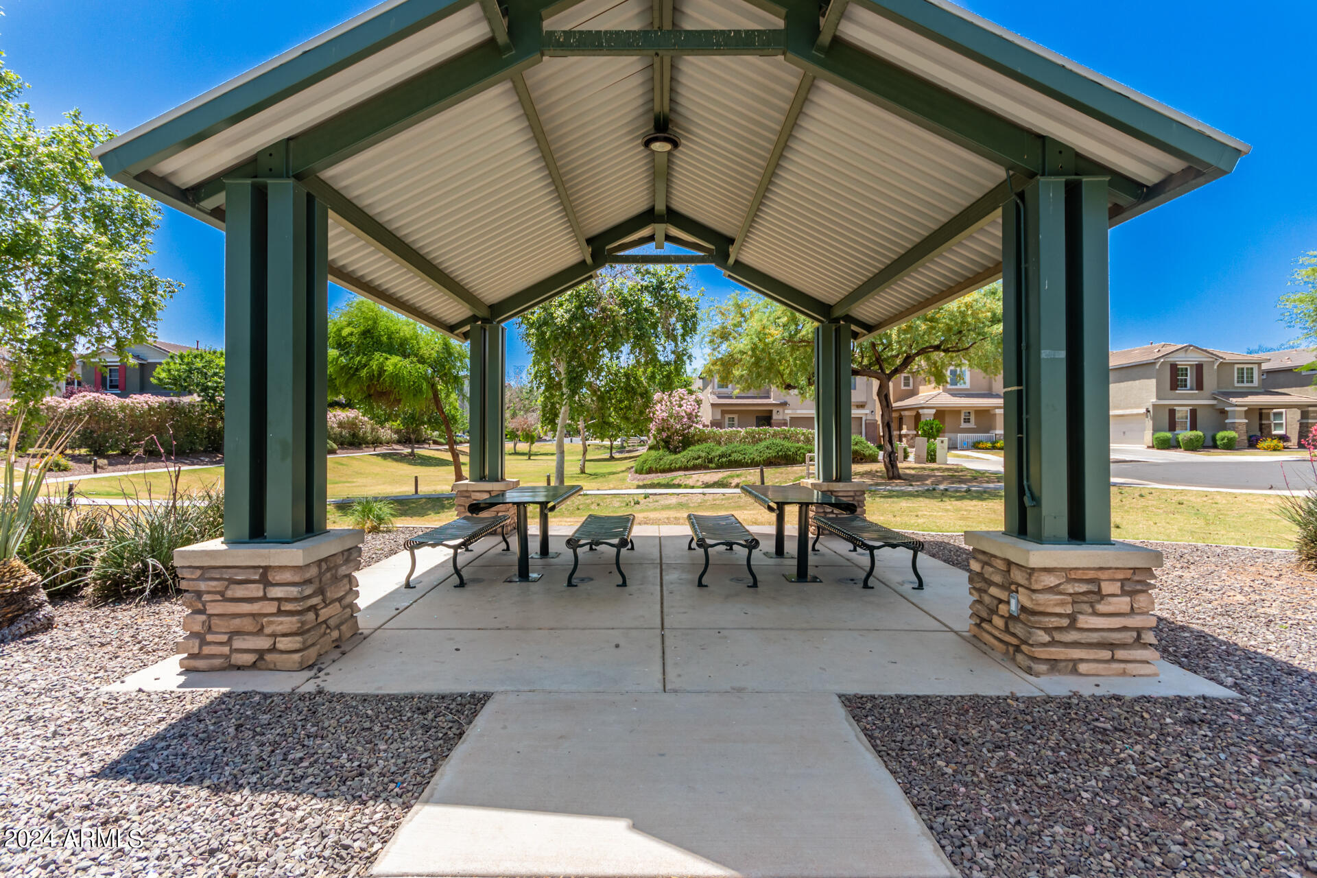 2335 E HUNTINGTON Drive
