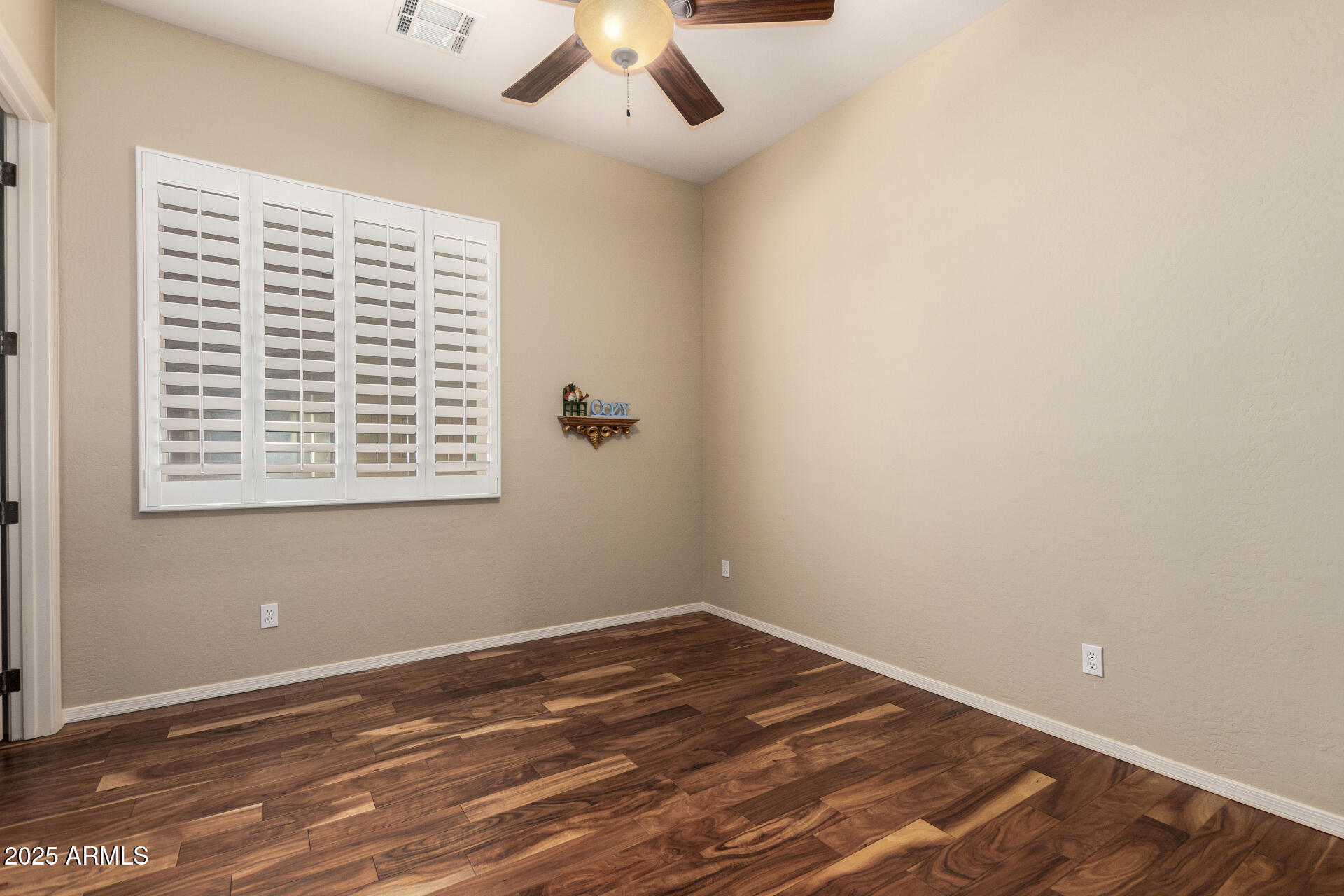 2554 E HONEYSUCKLE Place