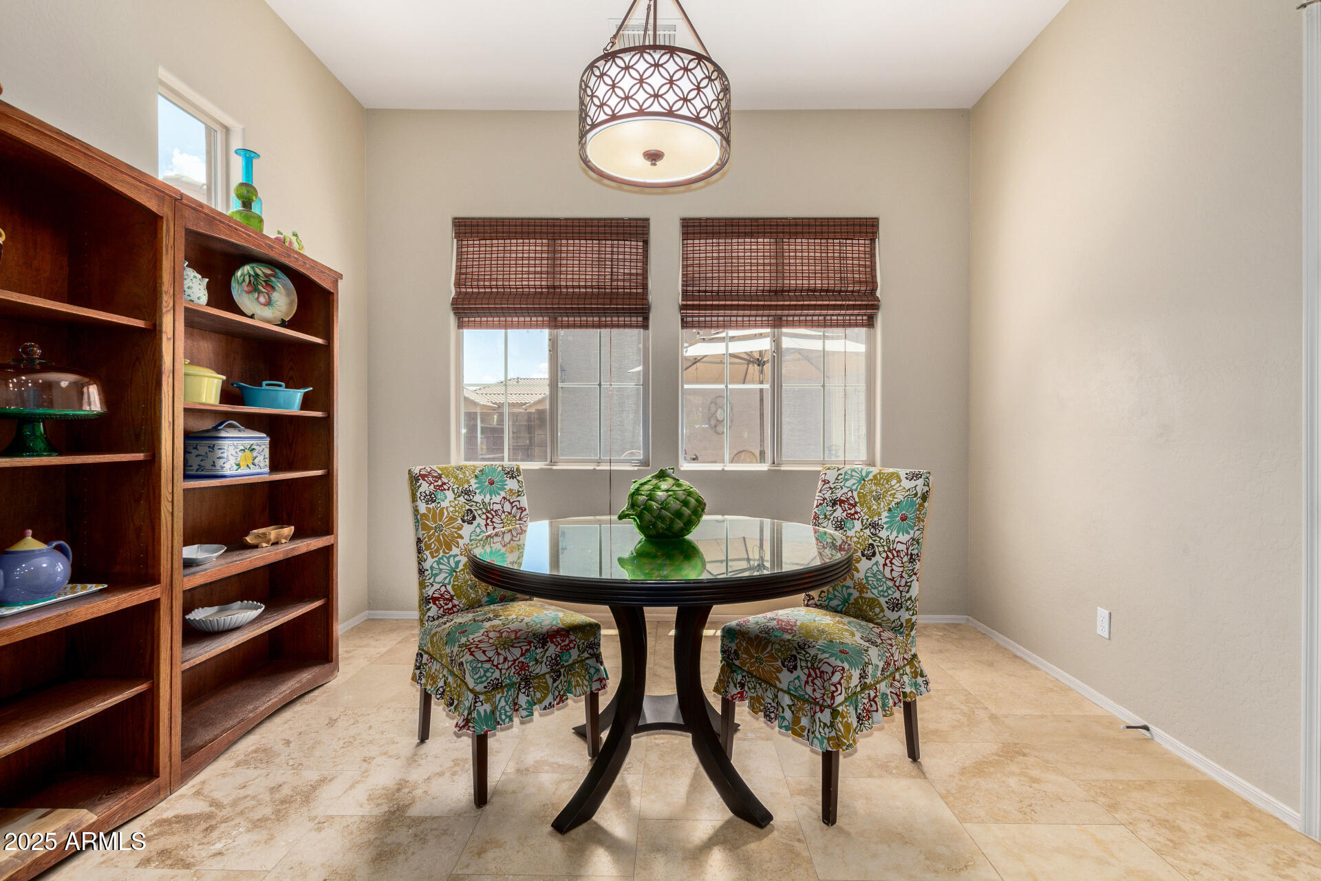 2554 E HONEYSUCKLE Place
