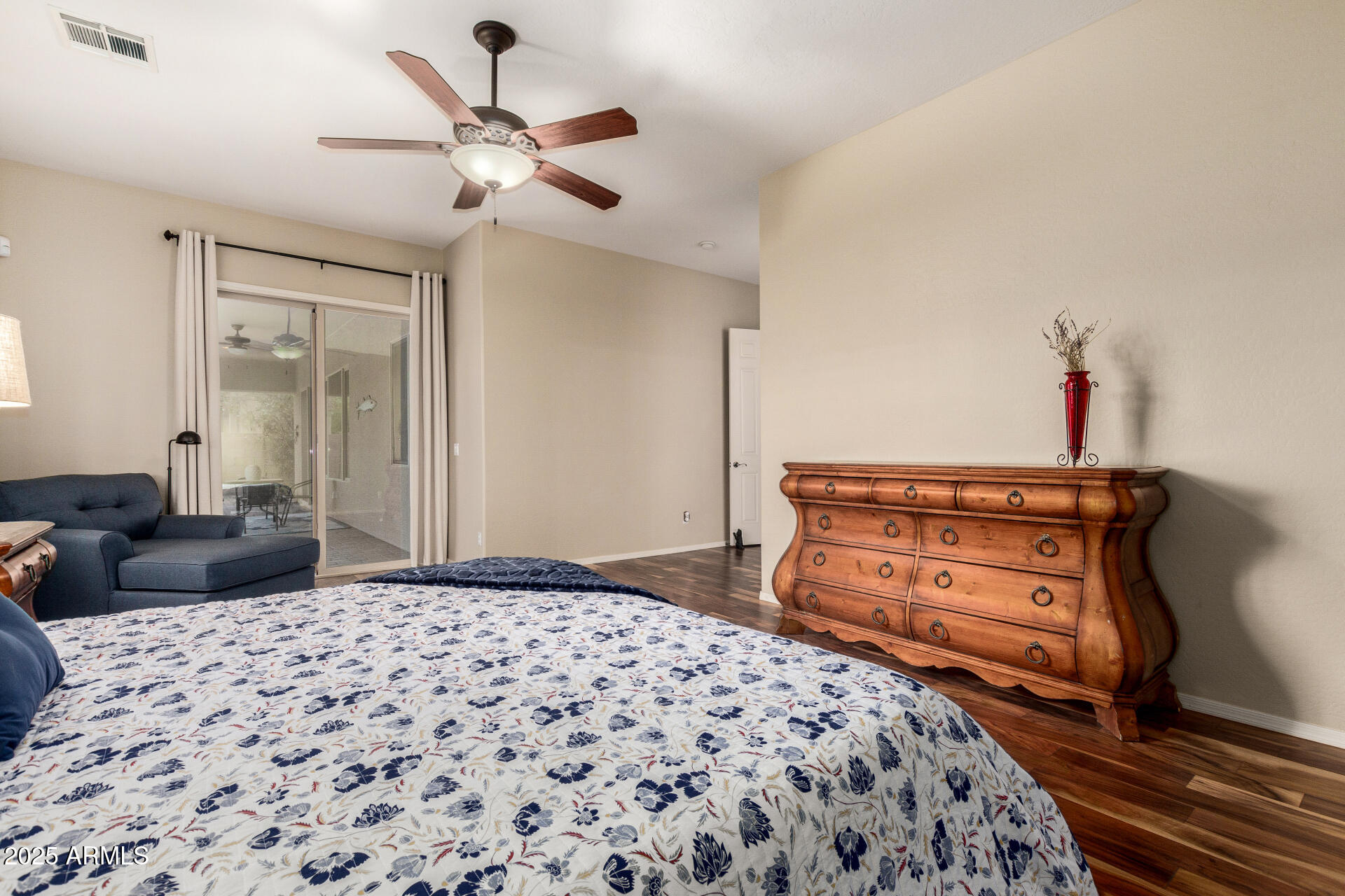 2554 E HONEYSUCKLE Place