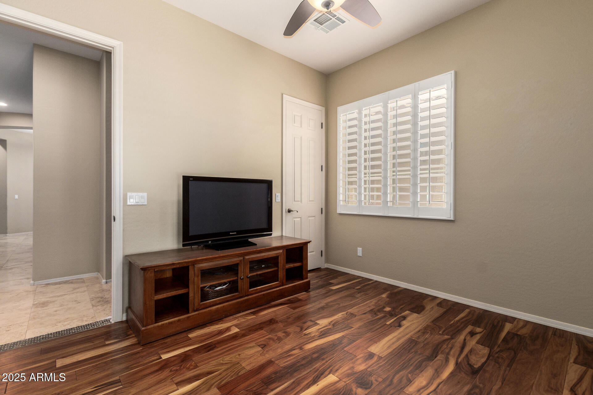 2554 E HONEYSUCKLE Place
