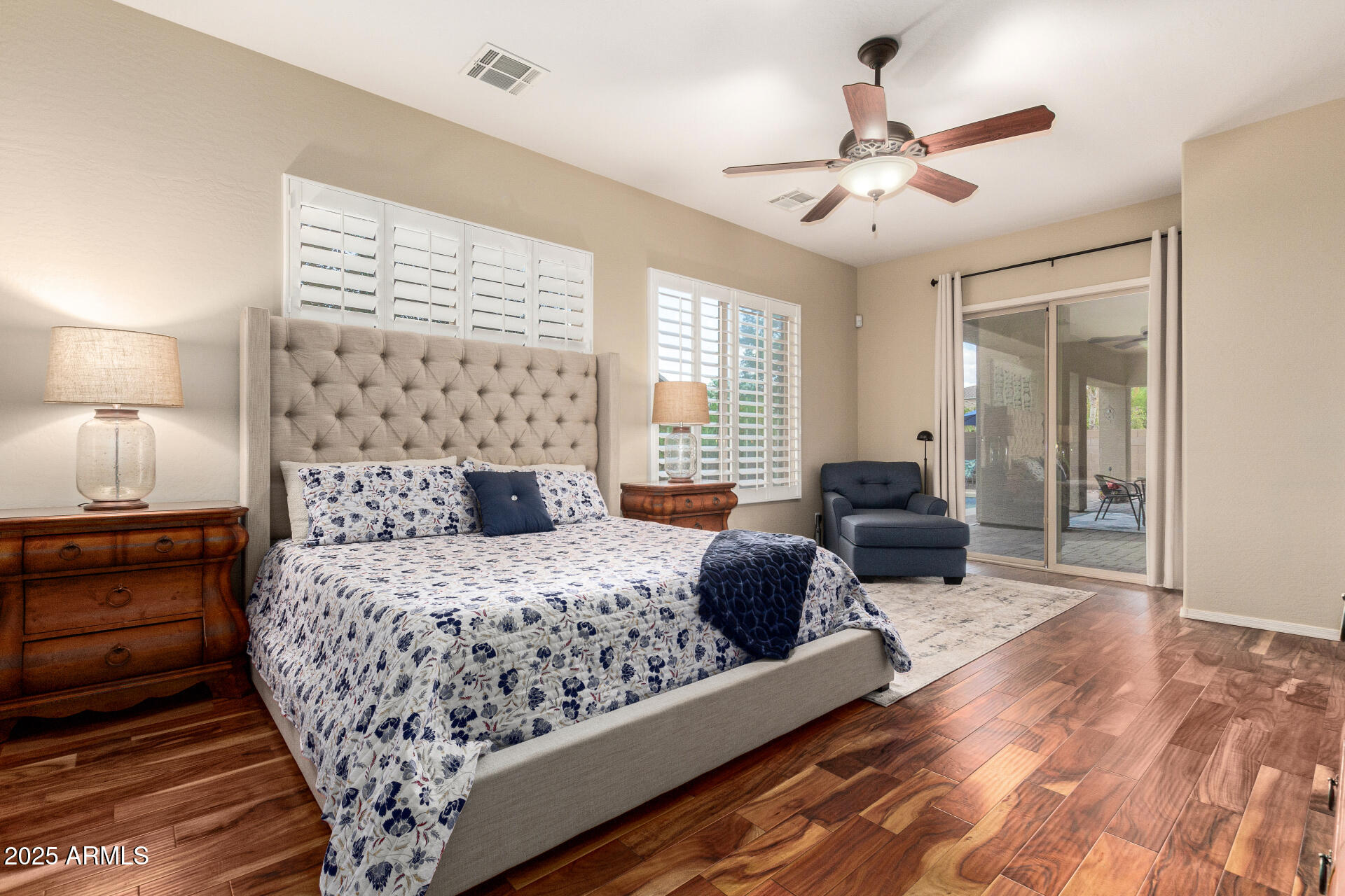 2554 E HONEYSUCKLE Place