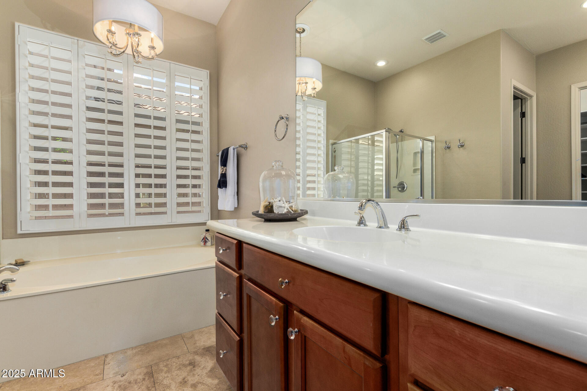 2554 E HONEYSUCKLE Place