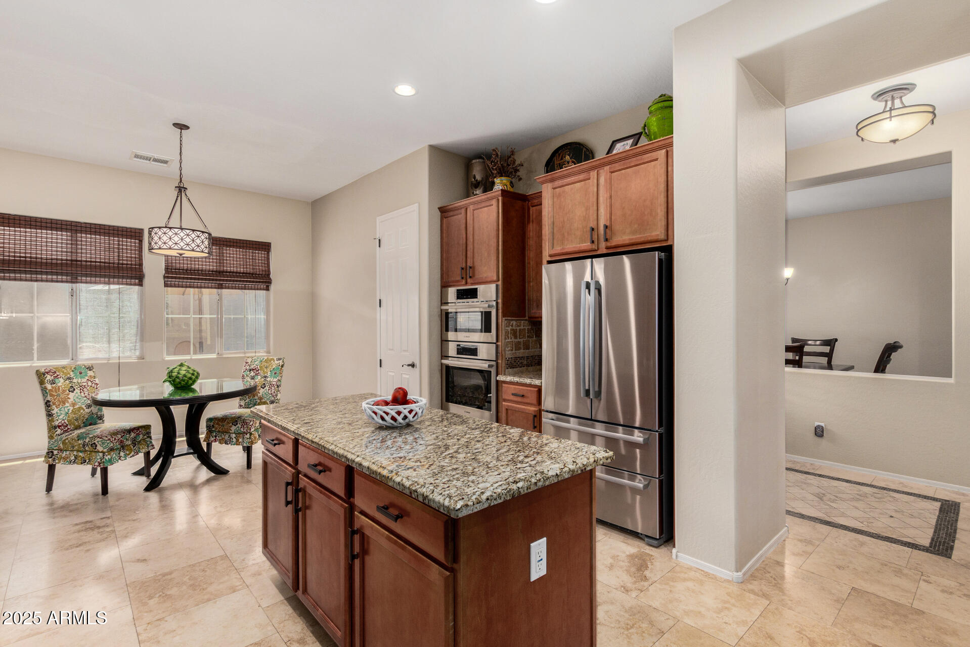 2554 E HONEYSUCKLE Place