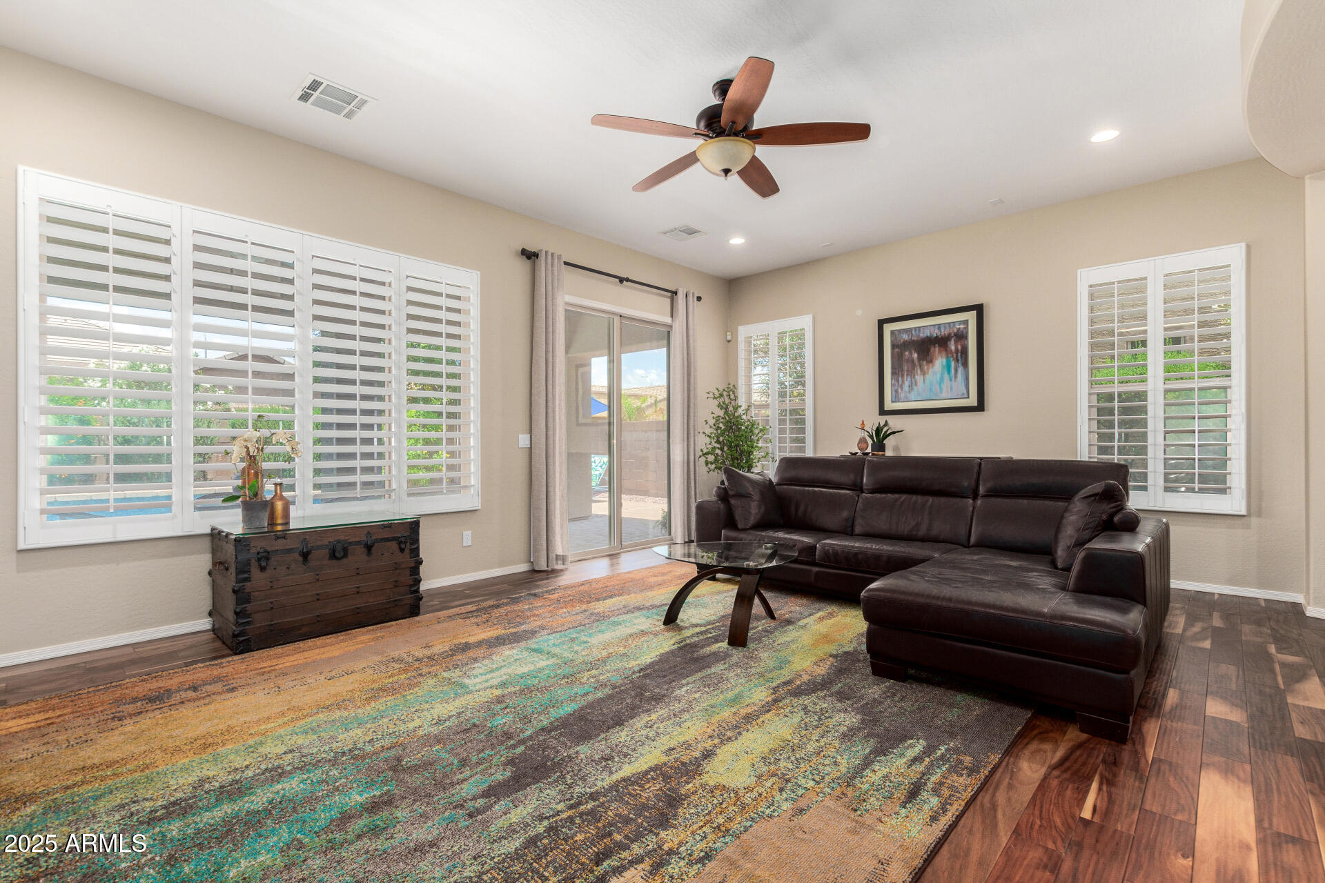 2554 E HONEYSUCKLE Place