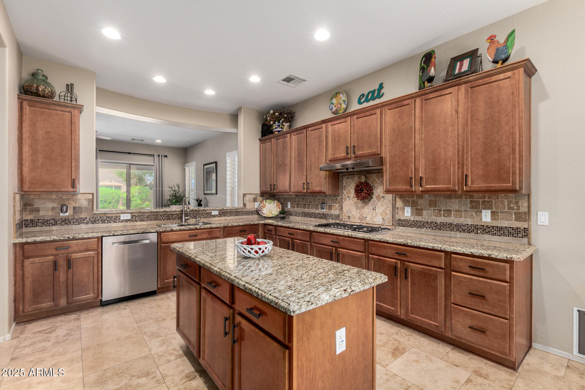 2554 E HONEYSUCKLE Place