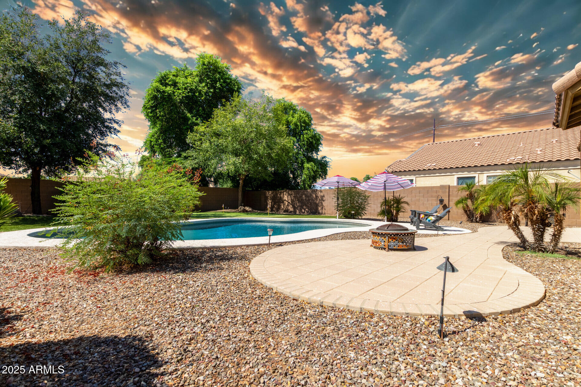 2037 E CAROB Drive