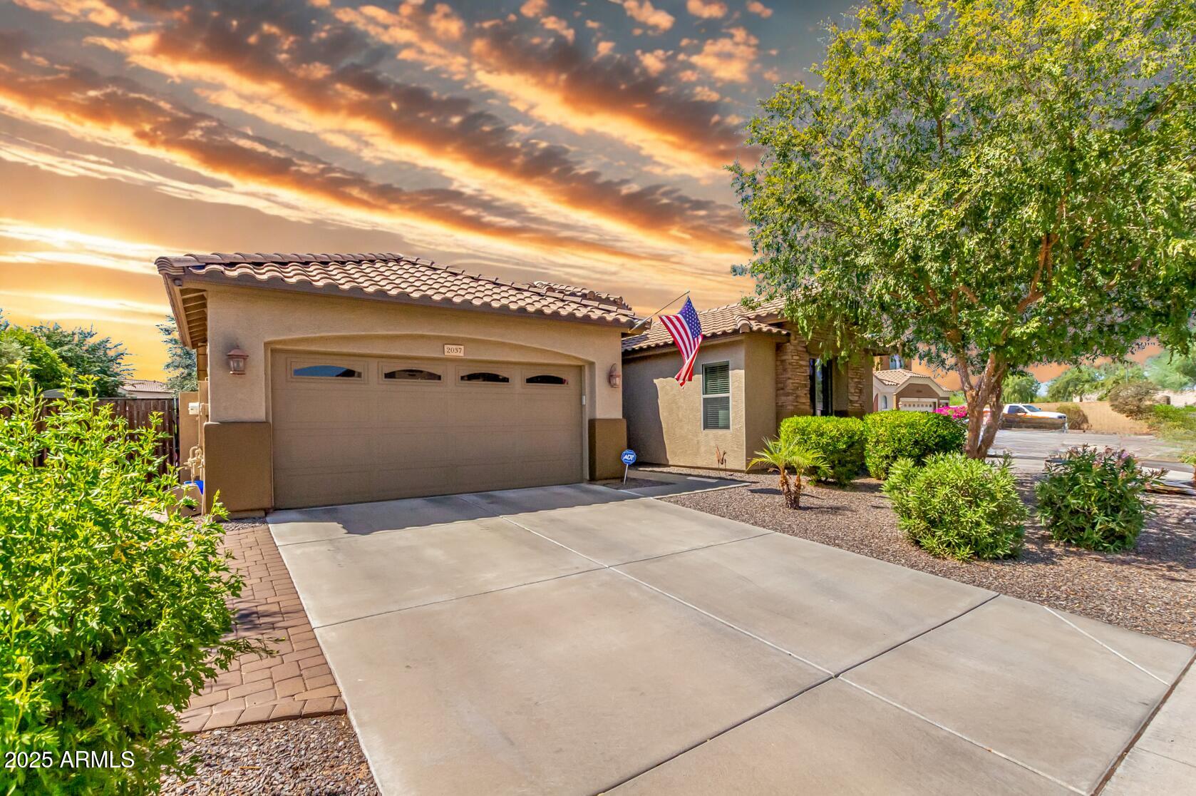 2037 E CAROB Drive