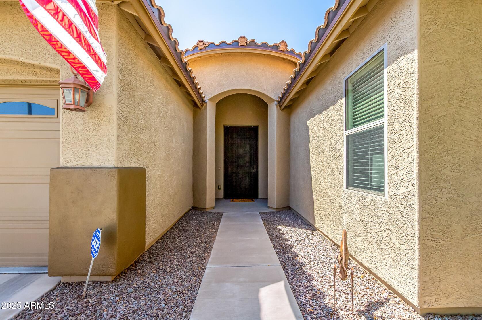 2037 E CAROB Drive