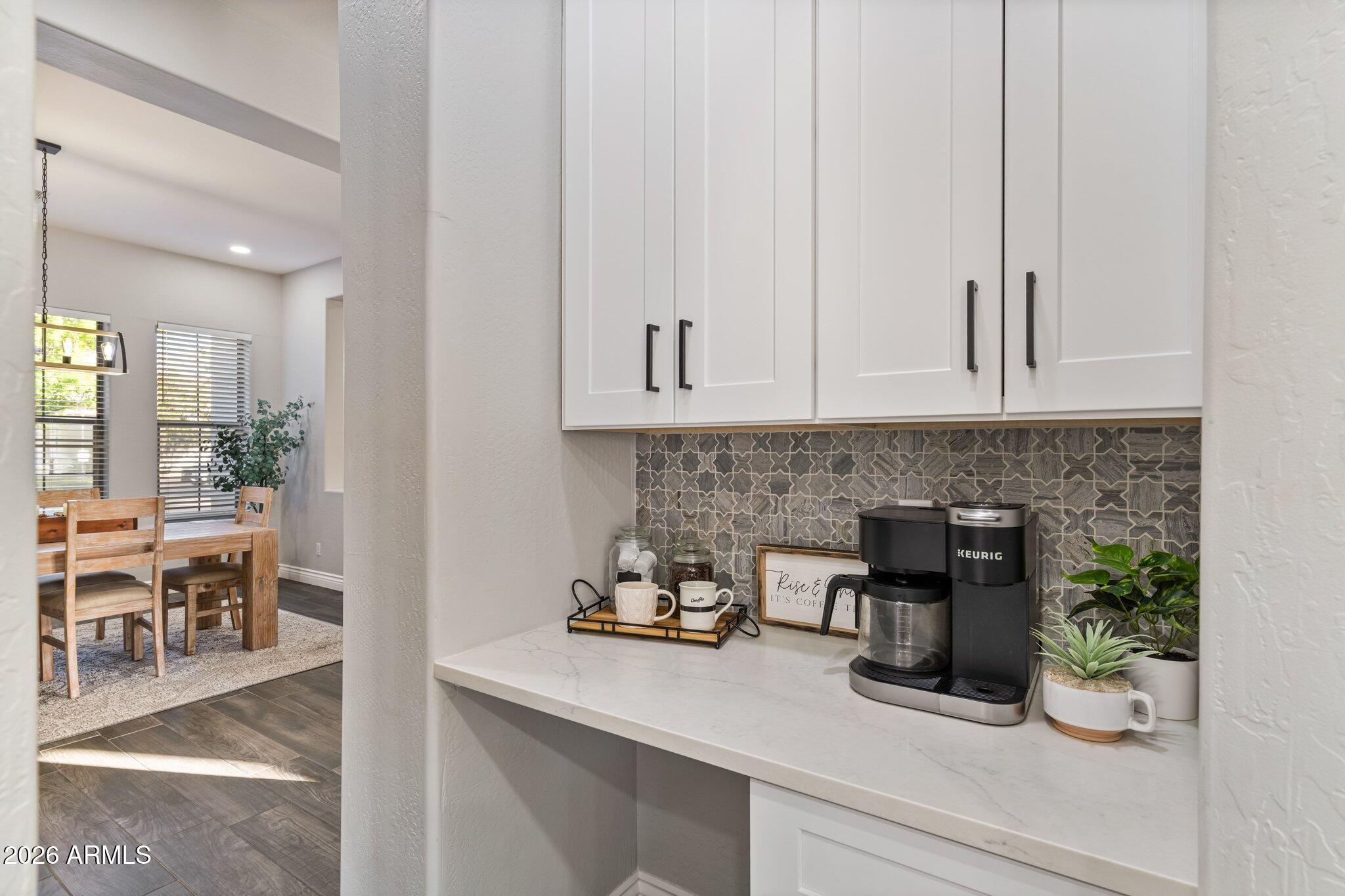 1902 S LOS ALTOS Drive