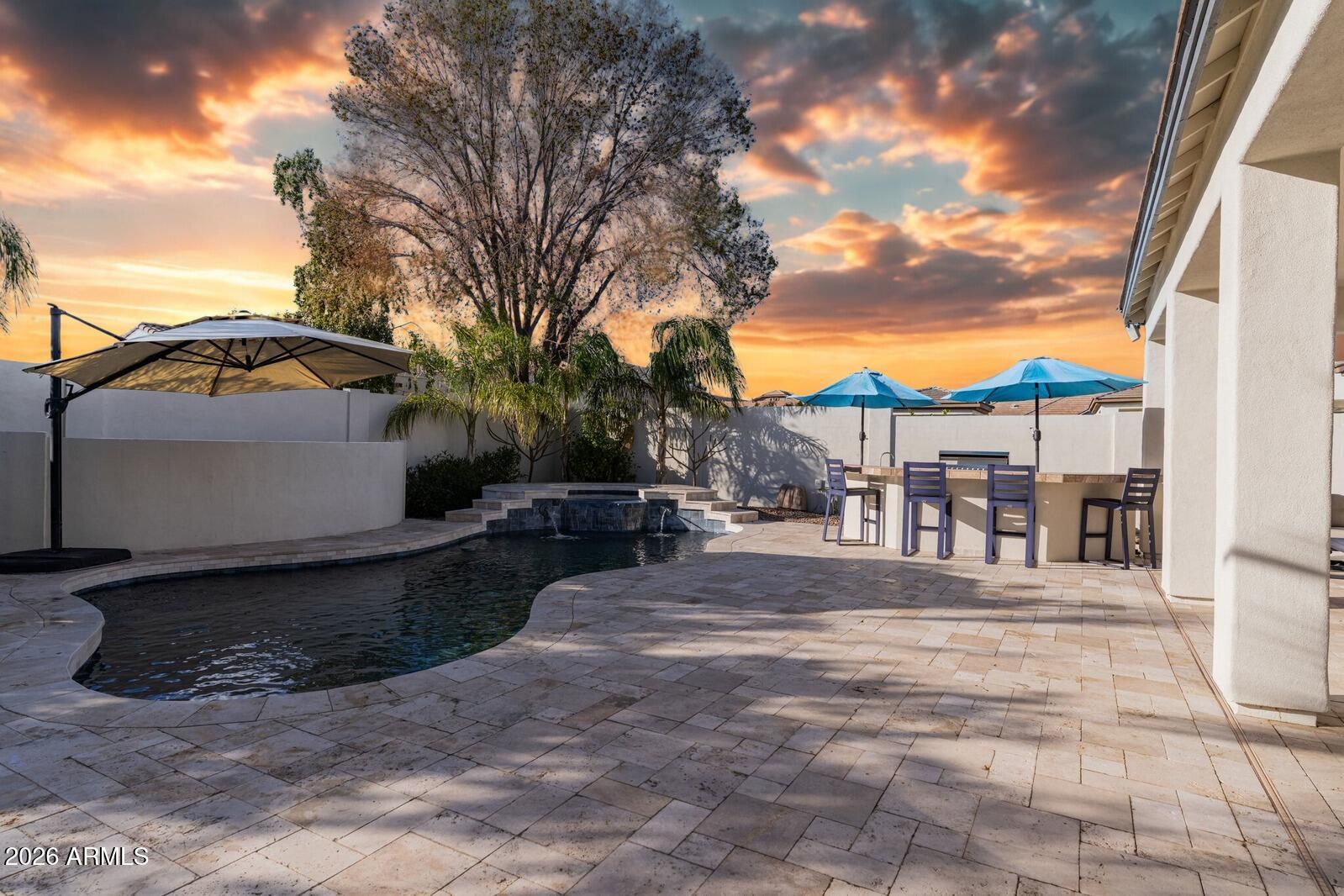 1902 S LOS ALTOS Drive