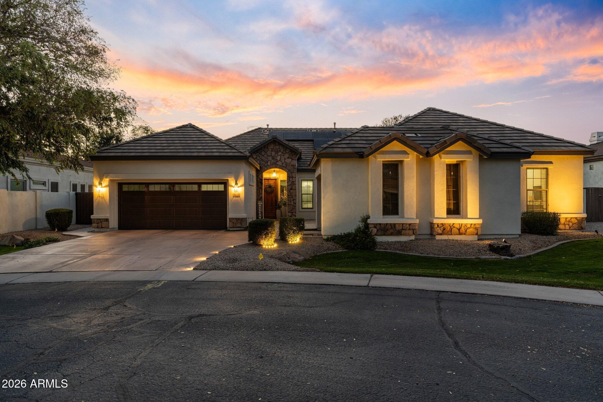 1902 S LOS ALTOS Drive