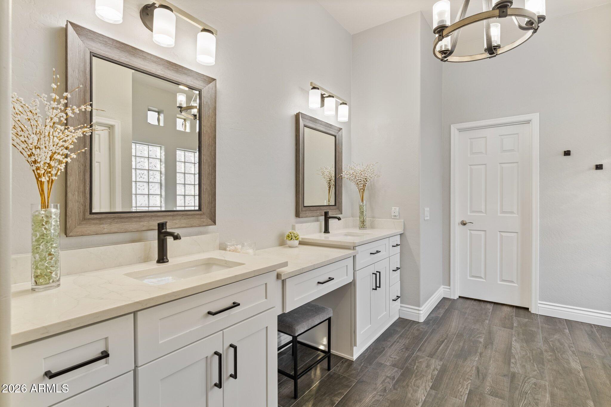 1902 S LOS ALTOS Drive