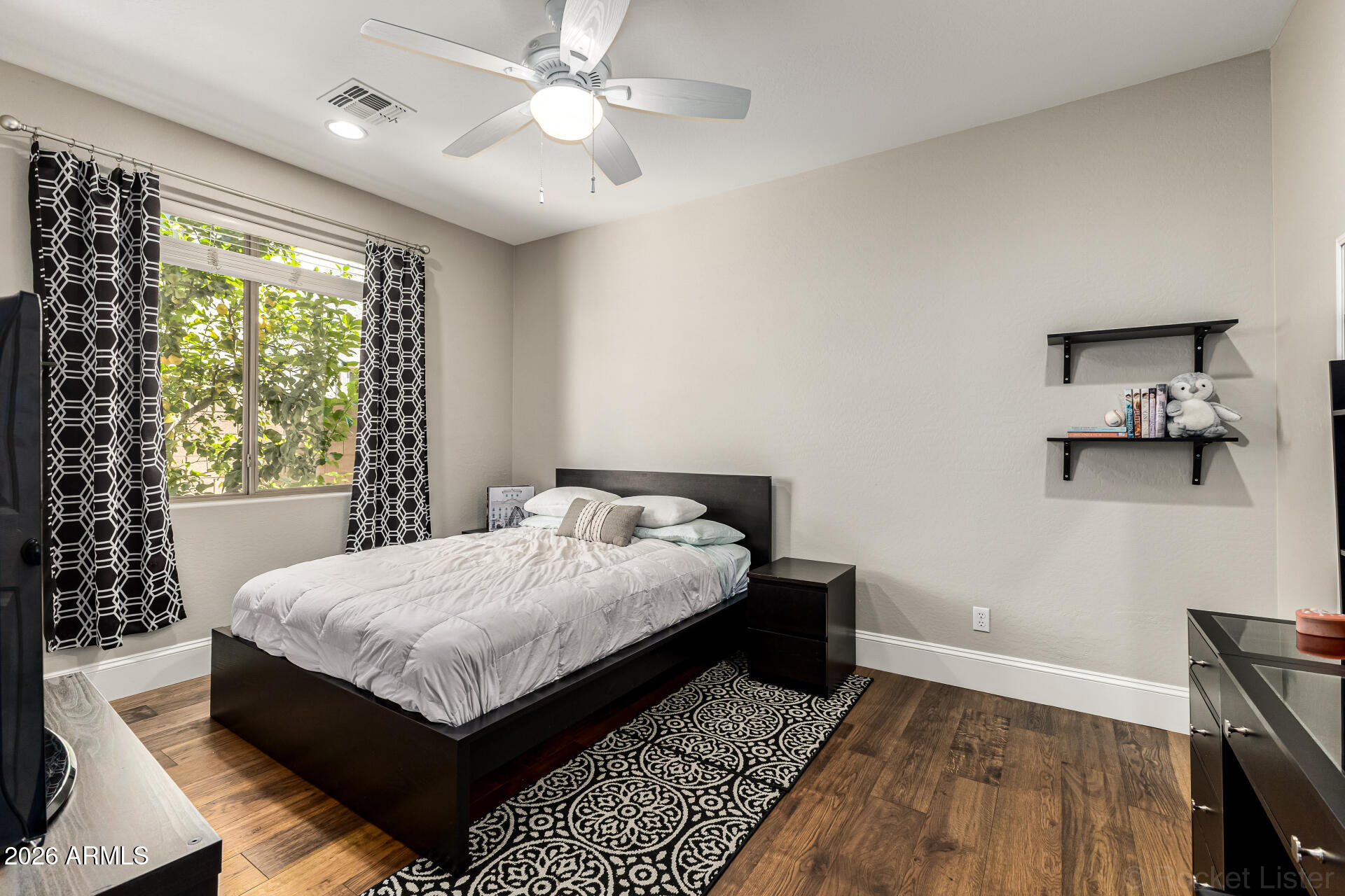 417 W DESERT BROOM Drive