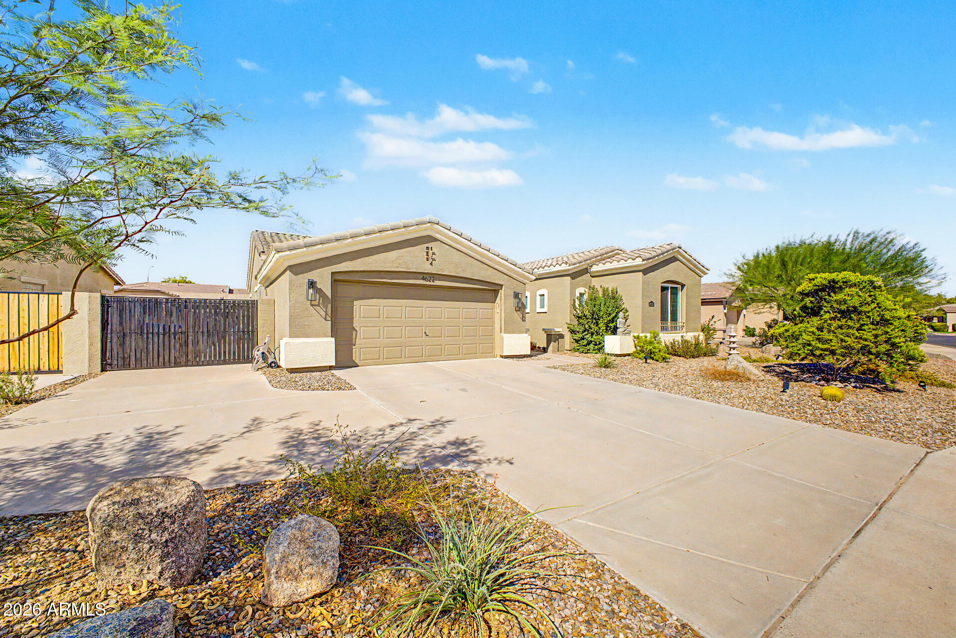 4622 E FIRESTONE Drive