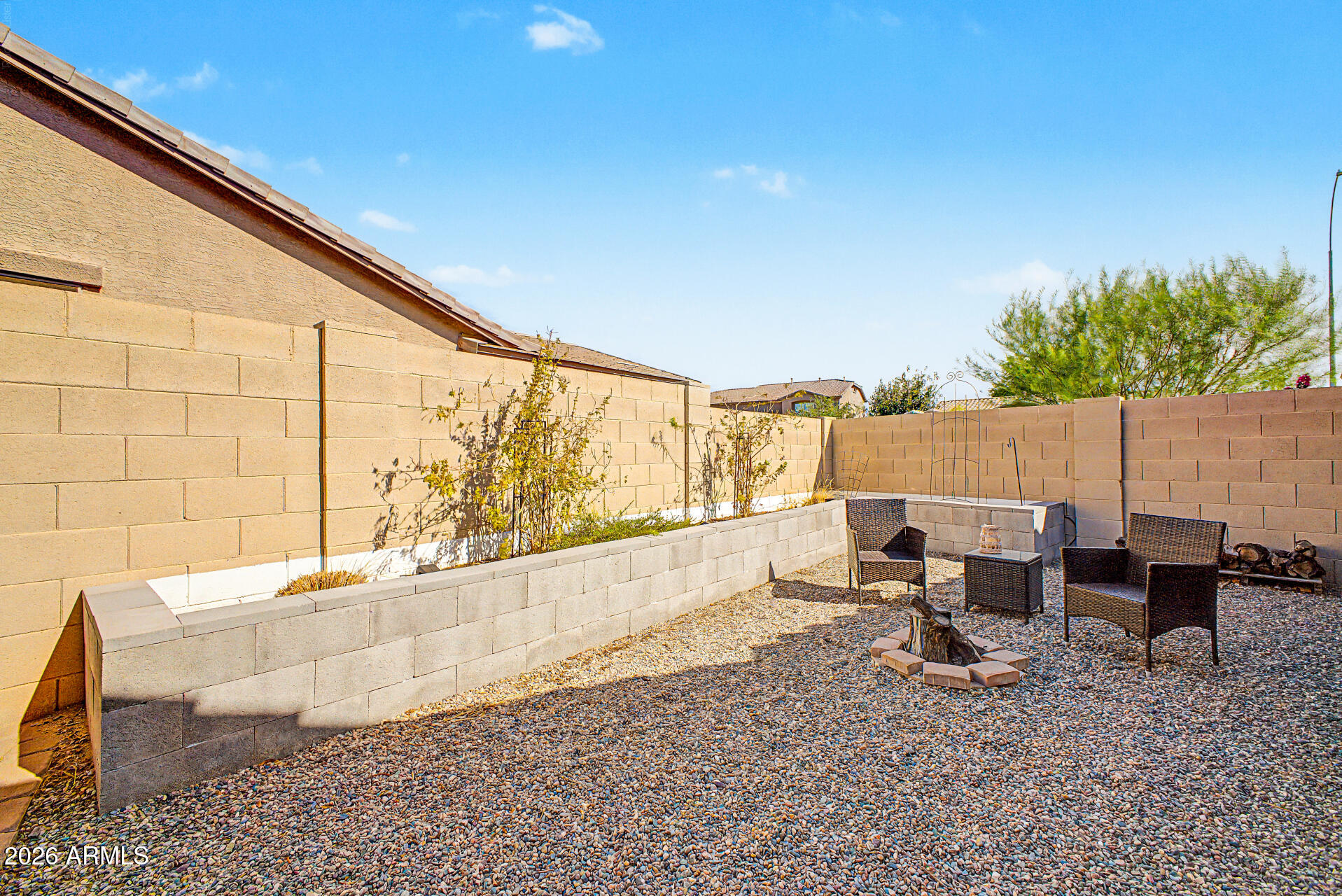 4622 E FIRESTONE Drive