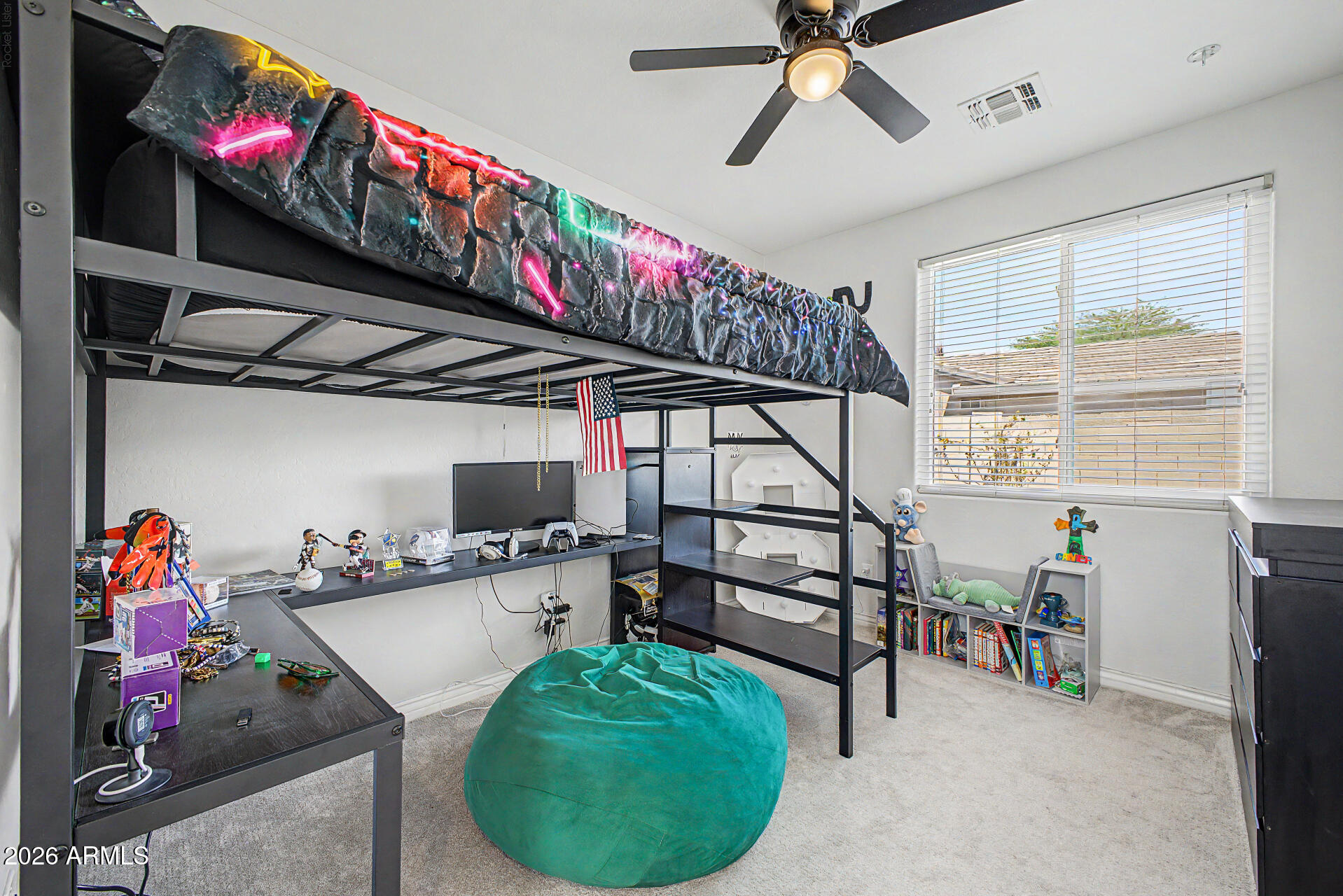 4622 E FIRESTONE Drive