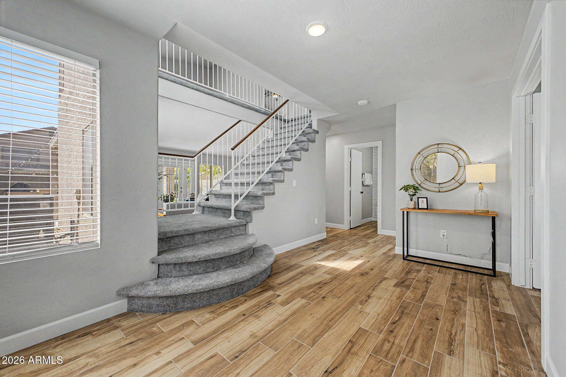 495 W DOUGLAS Avenue