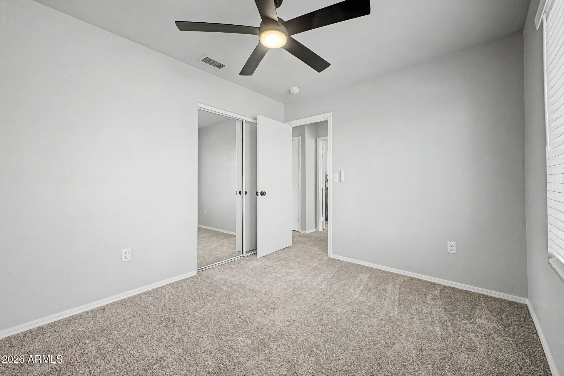 495 W DOUGLAS Avenue