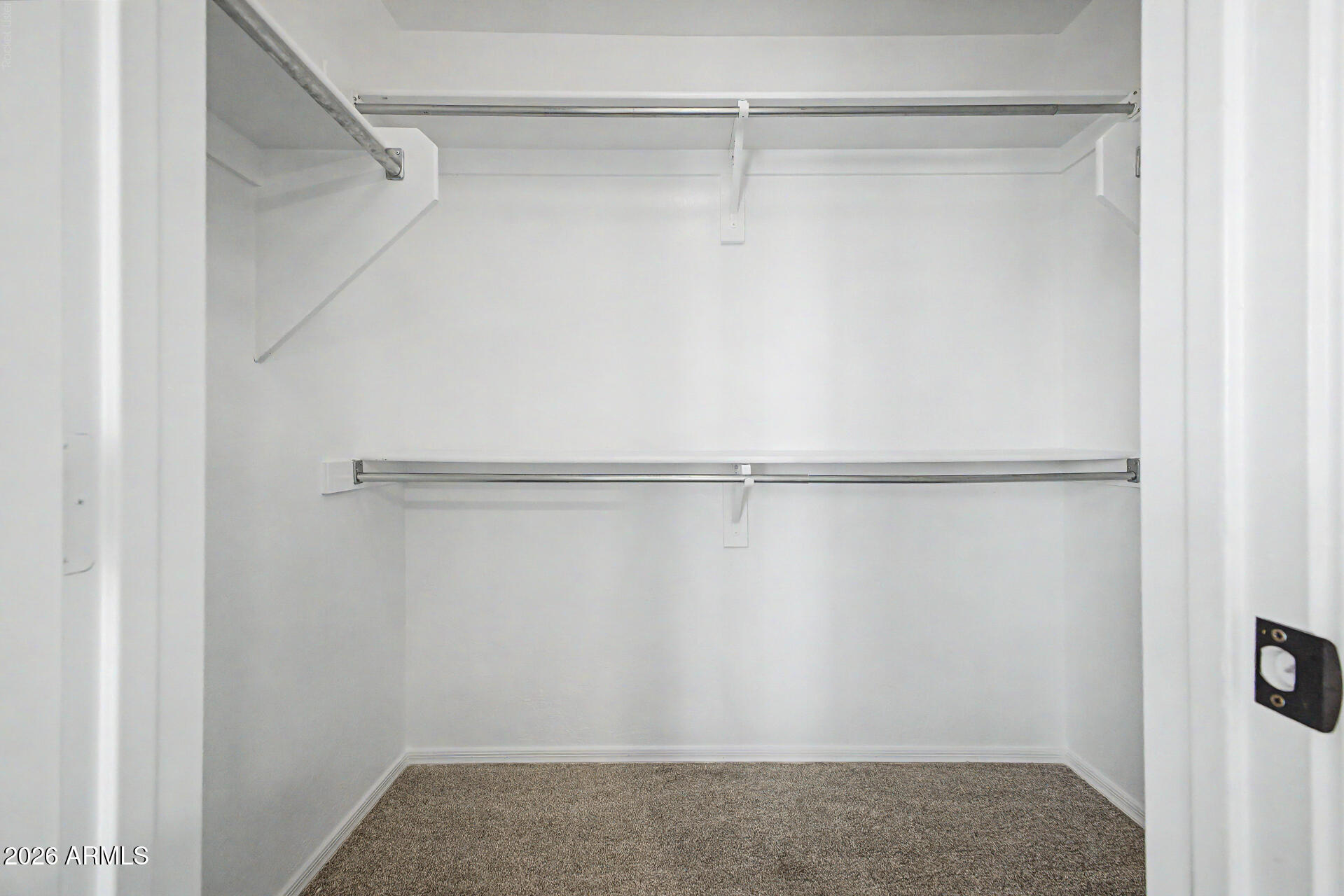 495 W DOUGLAS Avenue