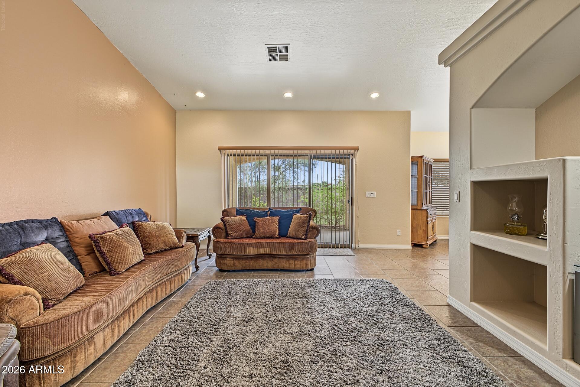 1111 E SHEPHERDS Way