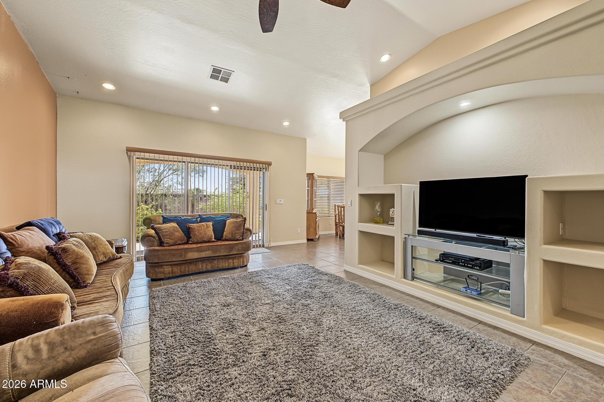 1111 E SHEPHERDS Way