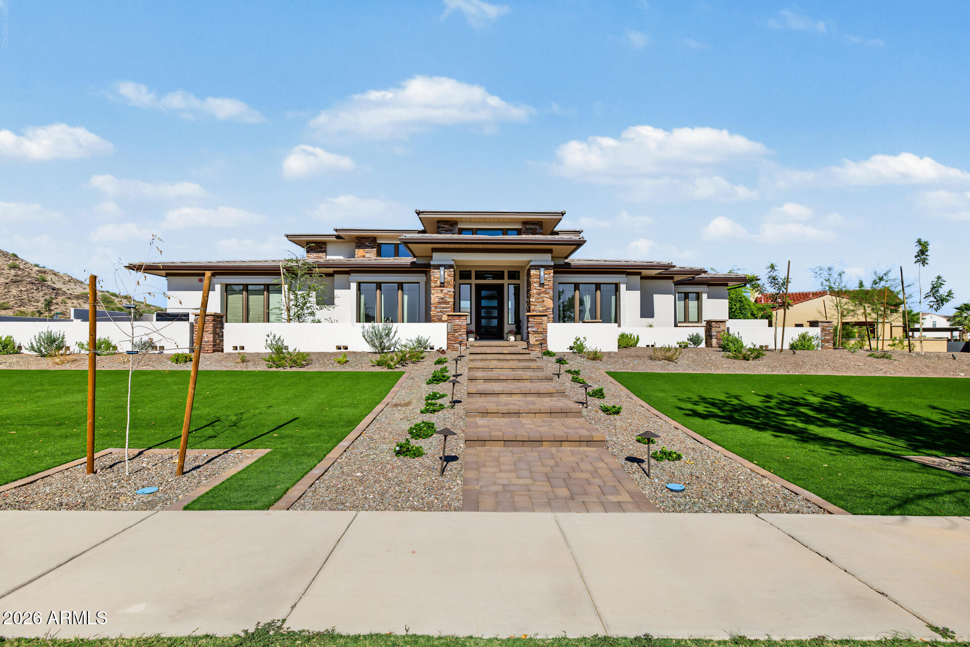 3139 N HERITAGE Street