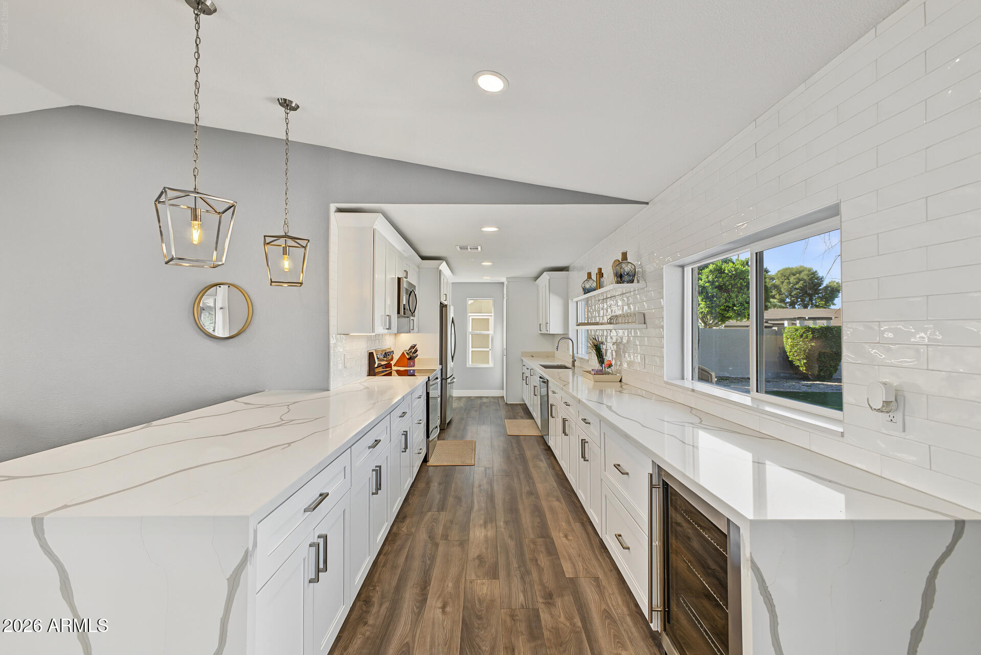 314 E MARCONI Avenue