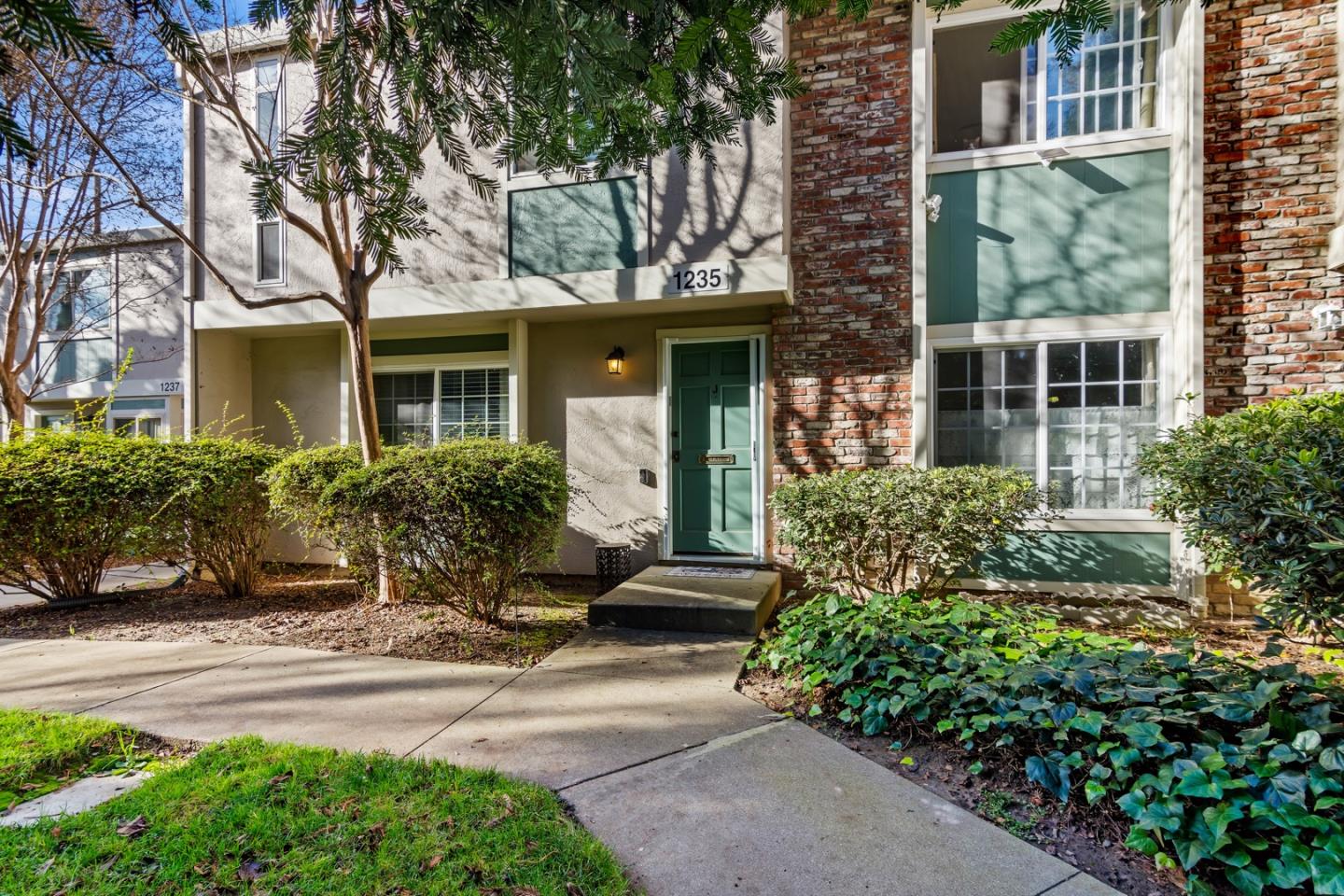 1235 Pine Creek Way J