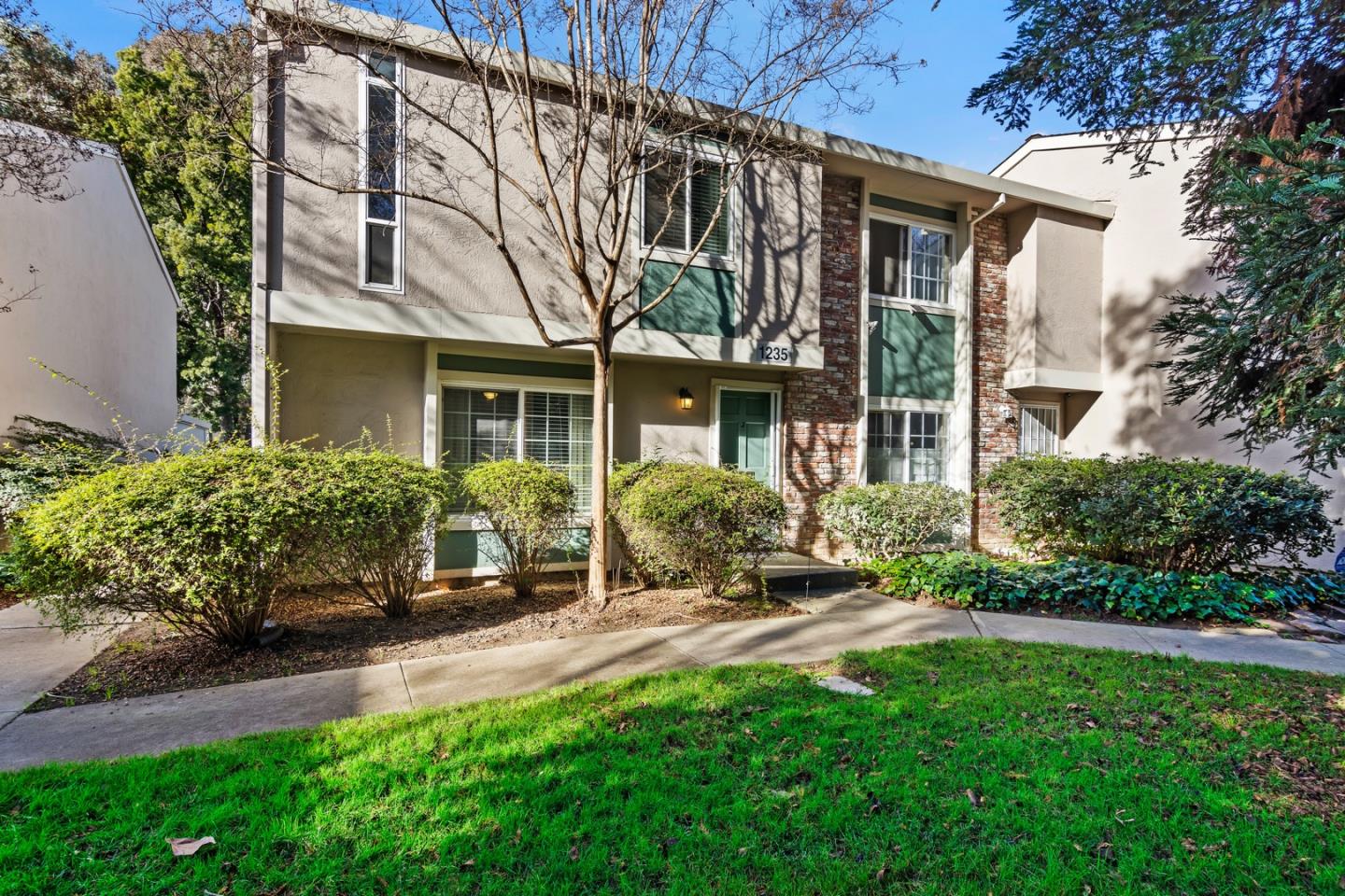 1235 Pine Creek Way J