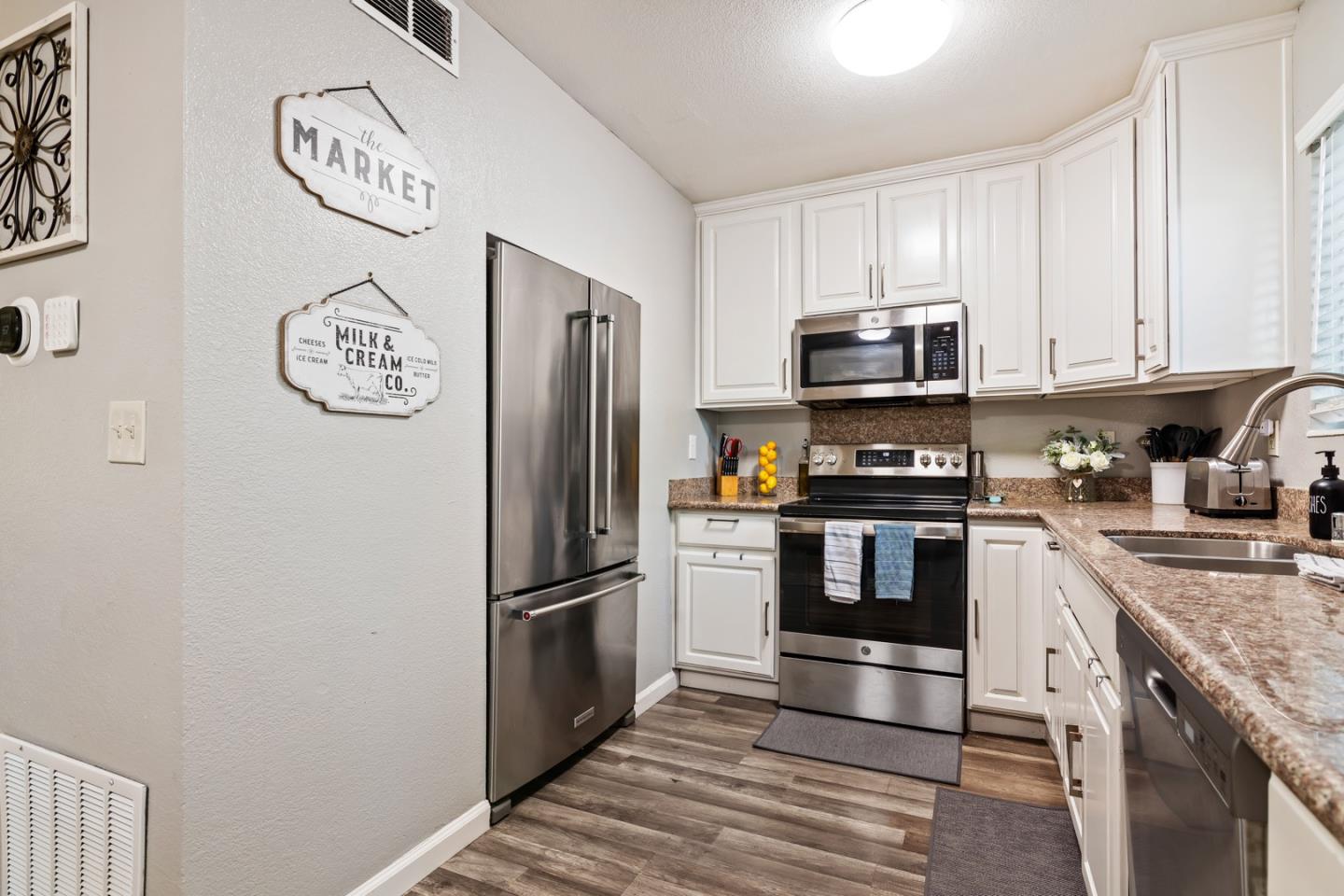 1235 Pine Creek Way J